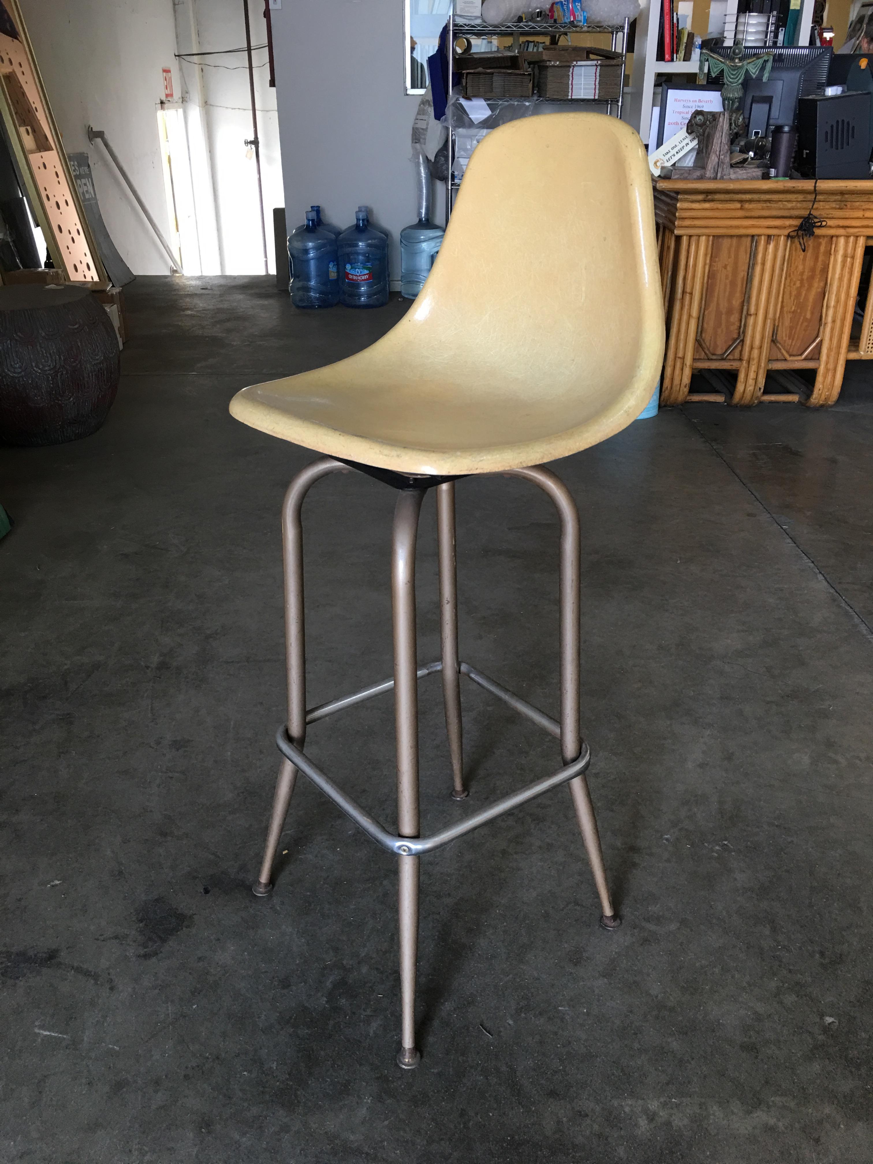 eames barstool