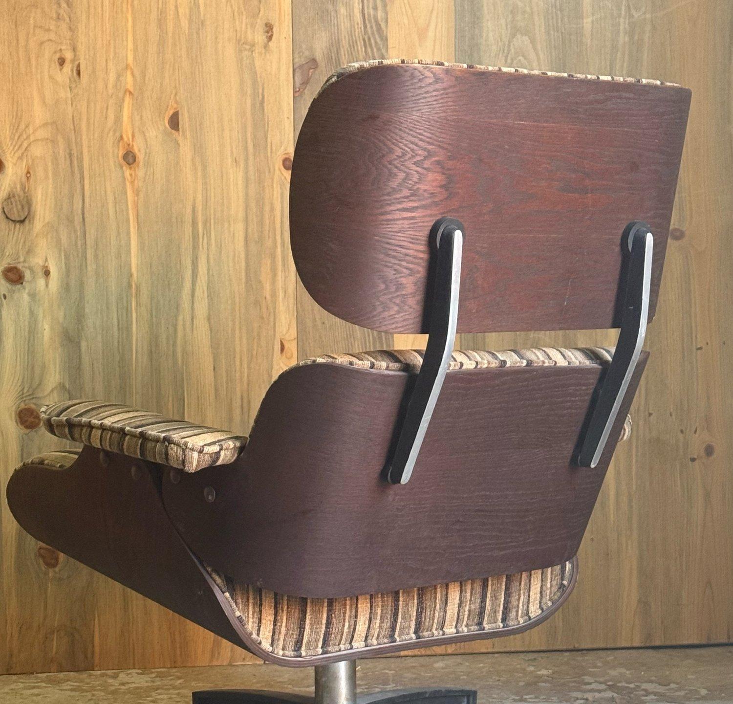 Mid-20th Century Mid-Century Eames Style Lounge Chair and Ottoman