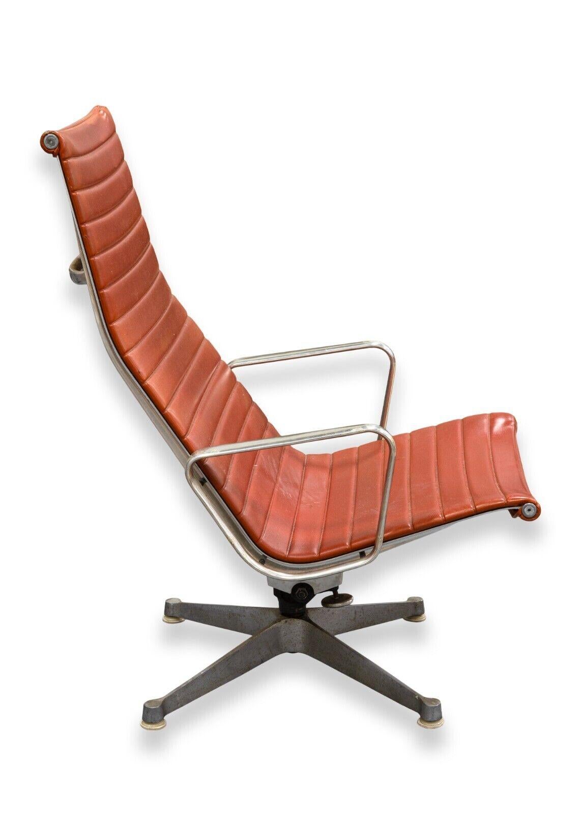 Mid-Century Modern Mid Century Early Eames for Herman Miller Aluminum Group Swivel Office Chair