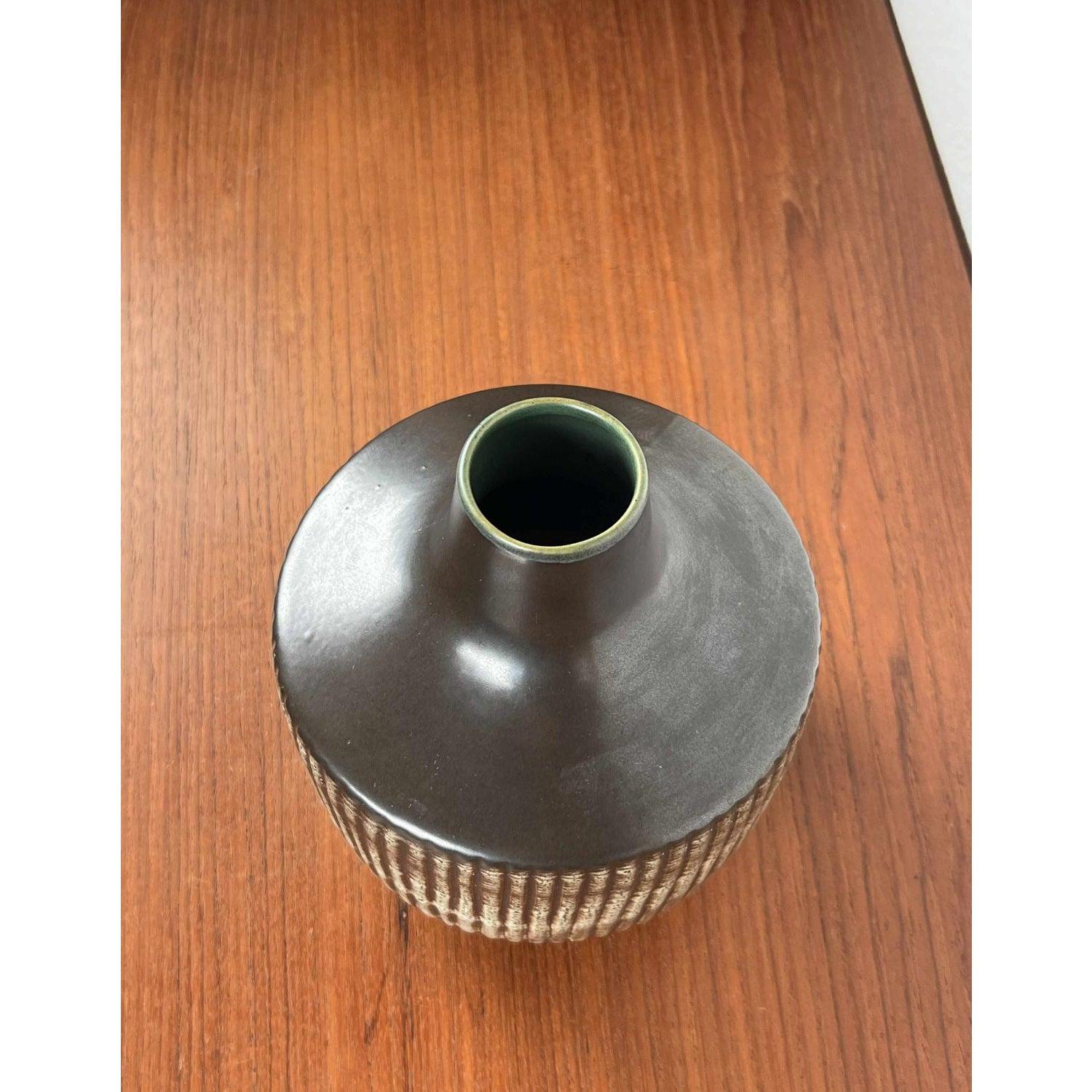 Vaso in ceramica della DDR della Germania Est di metà secolo di VEB Haldensleben, anni '60 in vendita 1