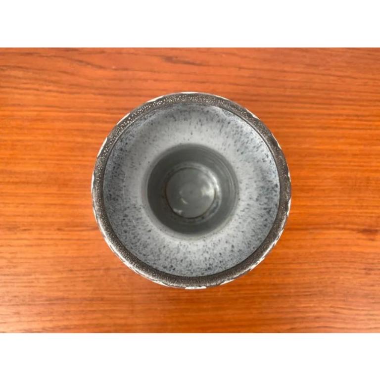 Vaso in Studio Pottery della DDR della metà del secolo scorso di Erhard Goschala, anni '60 in vendita 1