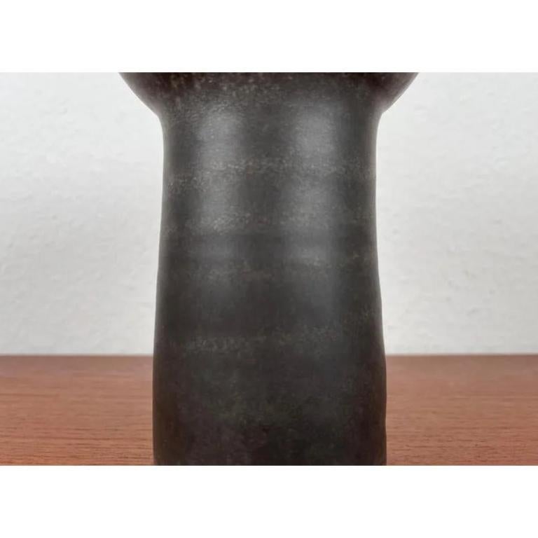 Vaso in Studio Pottery della DDR della metà del secolo scorso di Erhard Goschala, anni '60 in vendita 2