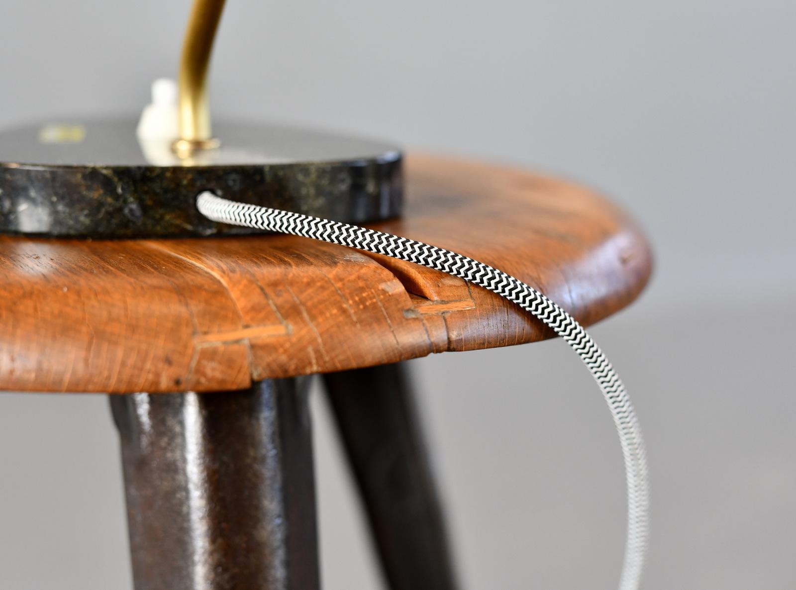 Milieu du XXe siècle Lampe de table d'Allemagne de l'Est du milieu du siècle dernier Circa 1960s en vente