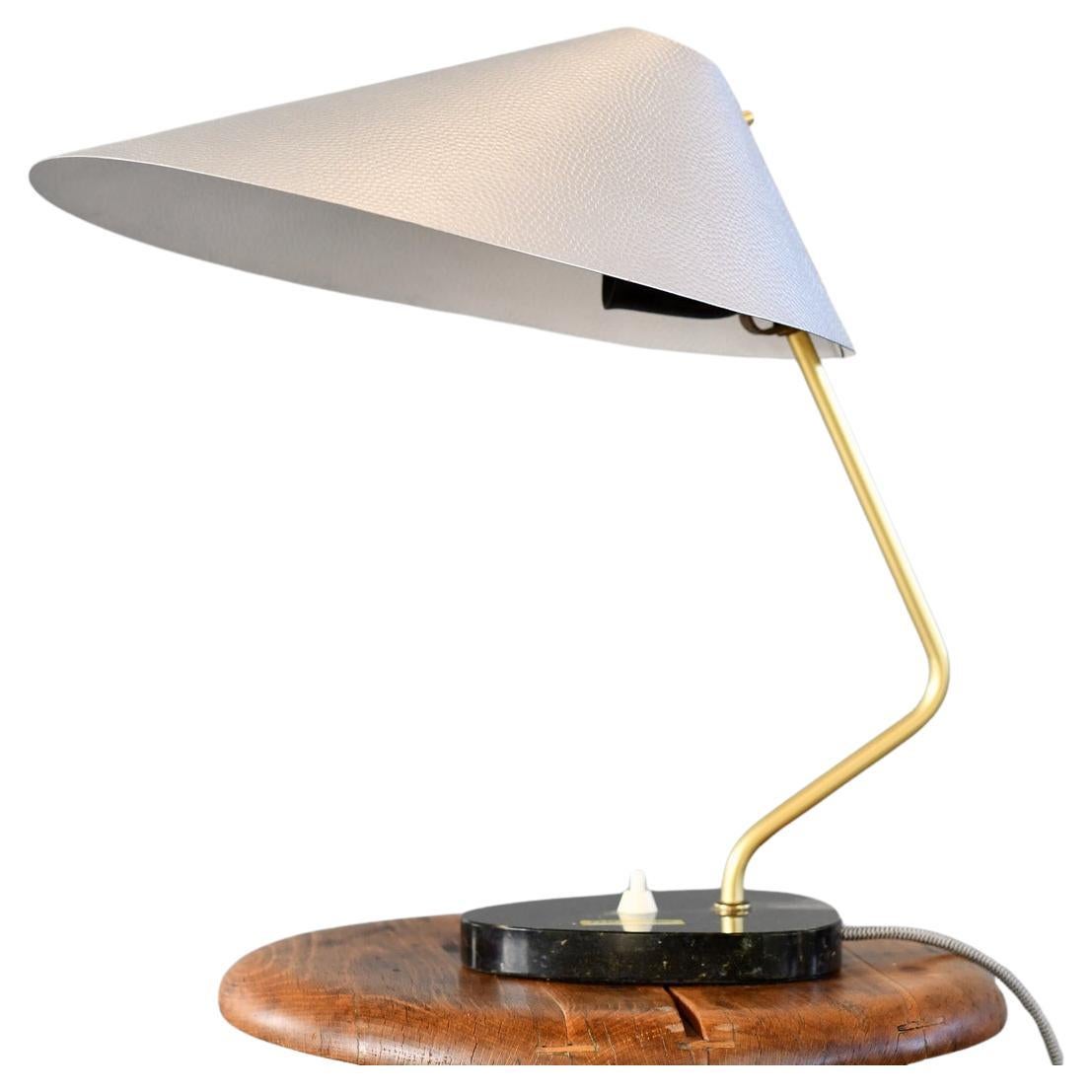 Lampada da tavolo della Germania dell'Est del Medioevo, circa 1960