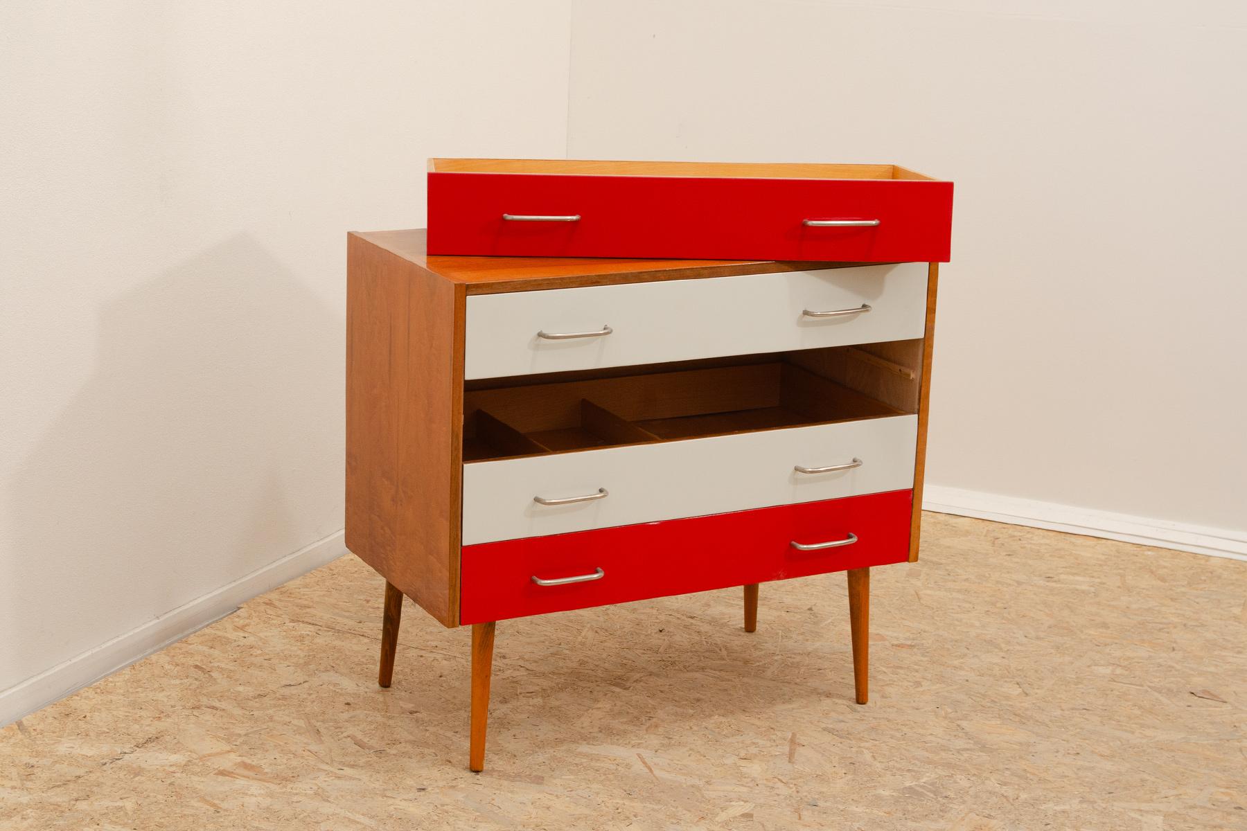 Mid century Eastern Bloc Vintage chest of drawers, 1970´s, Czechoslovakia For Sale 4