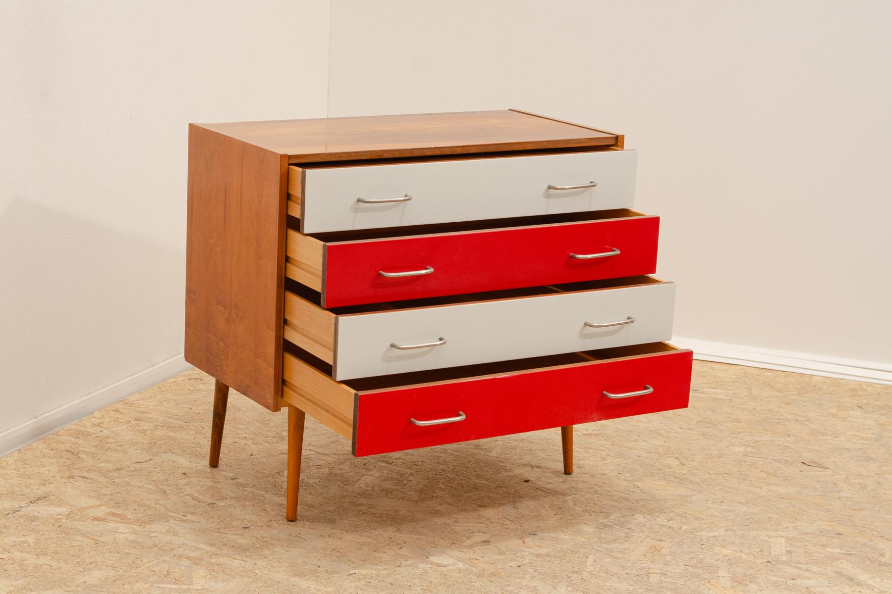 Mid century Eastern Bloc Vintage chest of drawers, 1970´s, Czechoslovakia For Sale 3