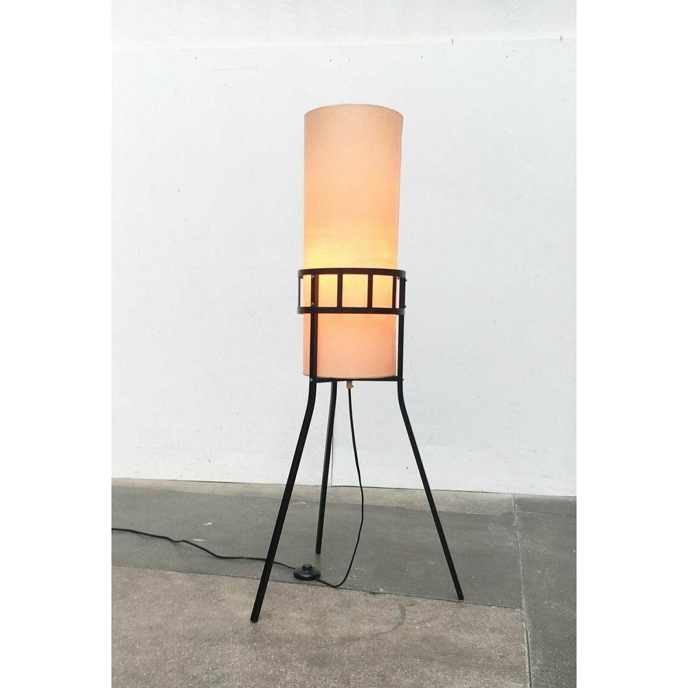 Lampada da terra a treppiede Rocket della DDR della Germania orientale di metà secolo, anni '60 in vendita 3