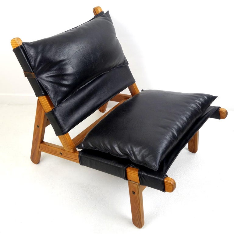 Midcentury Easy Chair with Wooden Frame and Leather Cushions For Sale