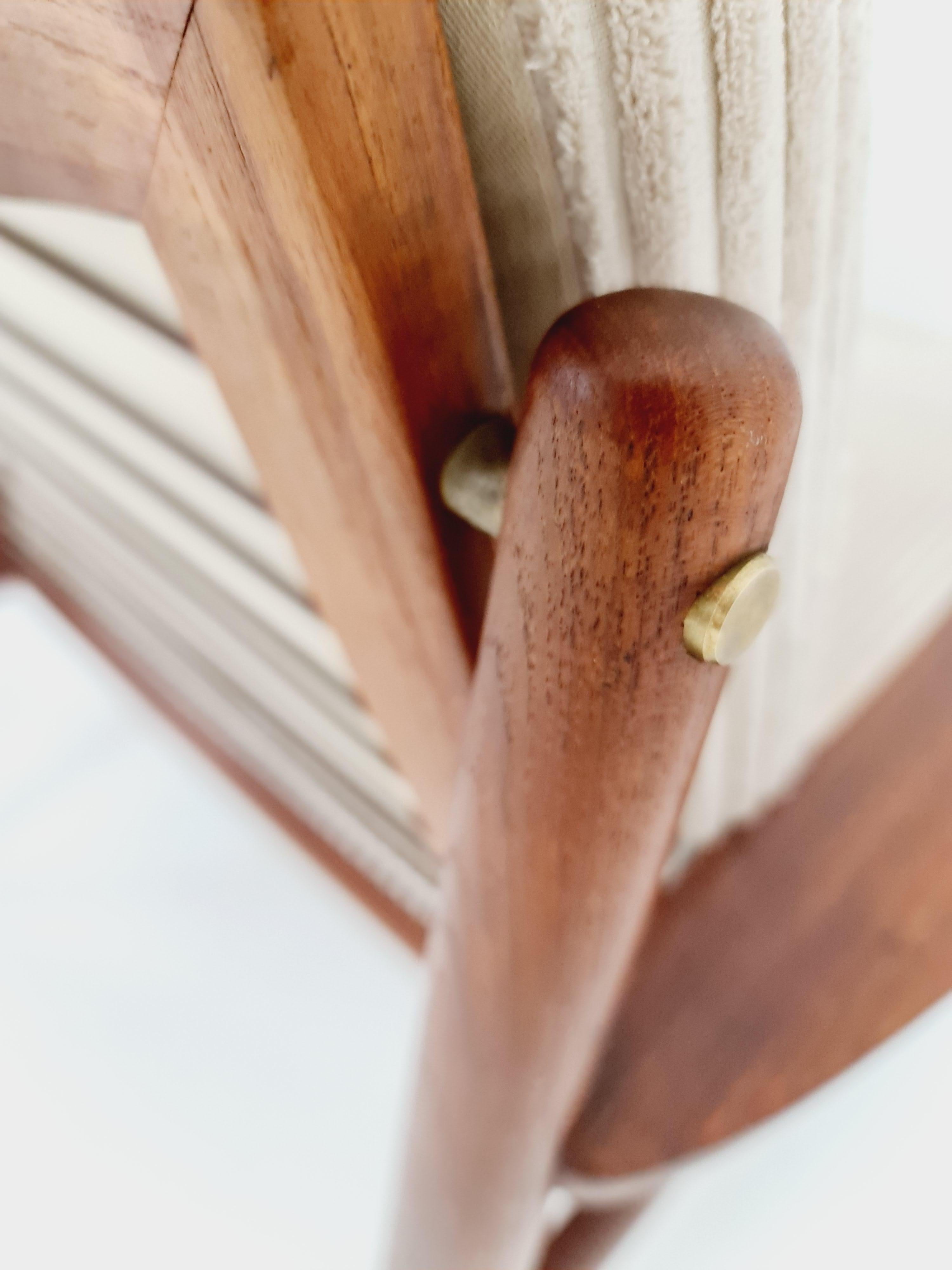 Chaises longues faciles du milieu du siècle par Grete Jalk, Danemark, teck et laiton, Lot de 2 Bon état - En vente à Gaggenau, DE