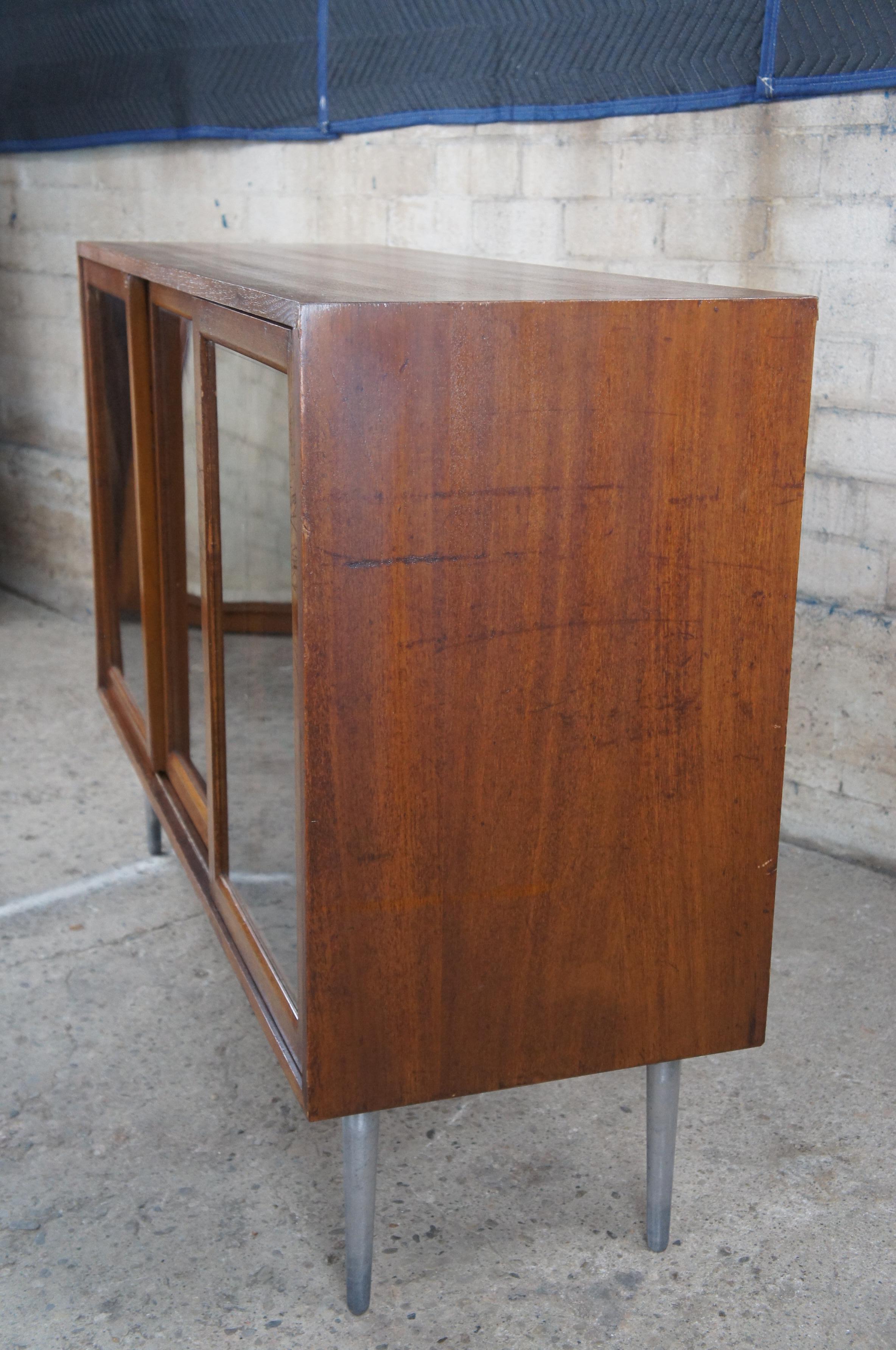 Midcentury Edward Wormley Dunbar Walnut Showcase Curio Display Cabinet Bookcase For Sale 5