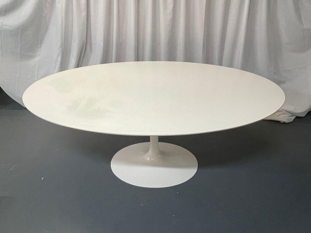 Mid-Century Modern Eero Saarinen for Knoll dining table refinished,
 
Vintage From the late 1940s through the 1950s Eero Saarinen designed many of the most recognizable Knoll pieces, including the Tulip Chairs and Pedestal Tables. This recently