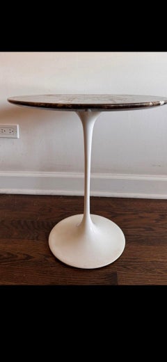 Mid Century Eero Saarinen style marble top tulip side table by Knoll