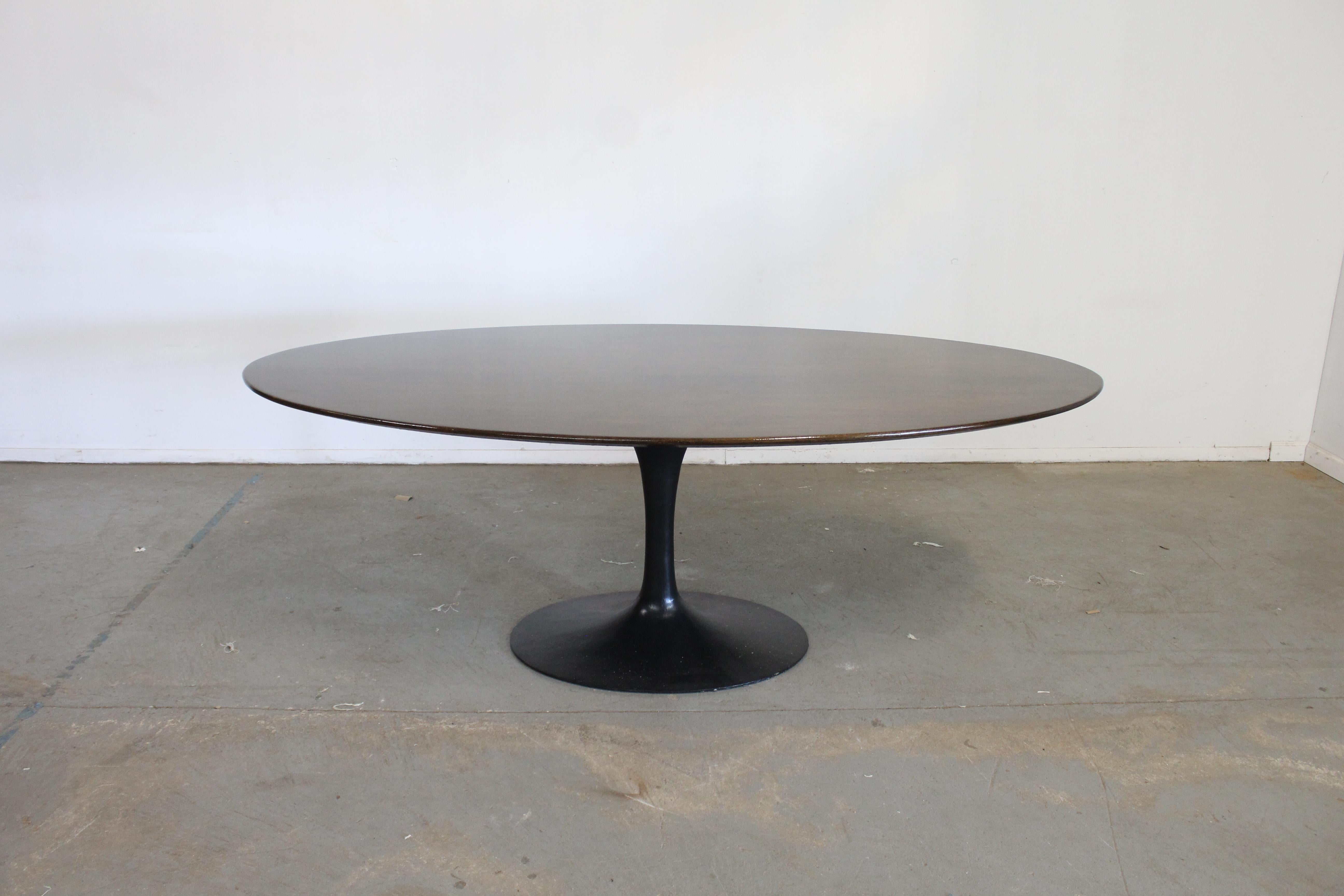 Mid-Century Eero Saarinen-Style Tulip Walnut Oval Dining Table    7