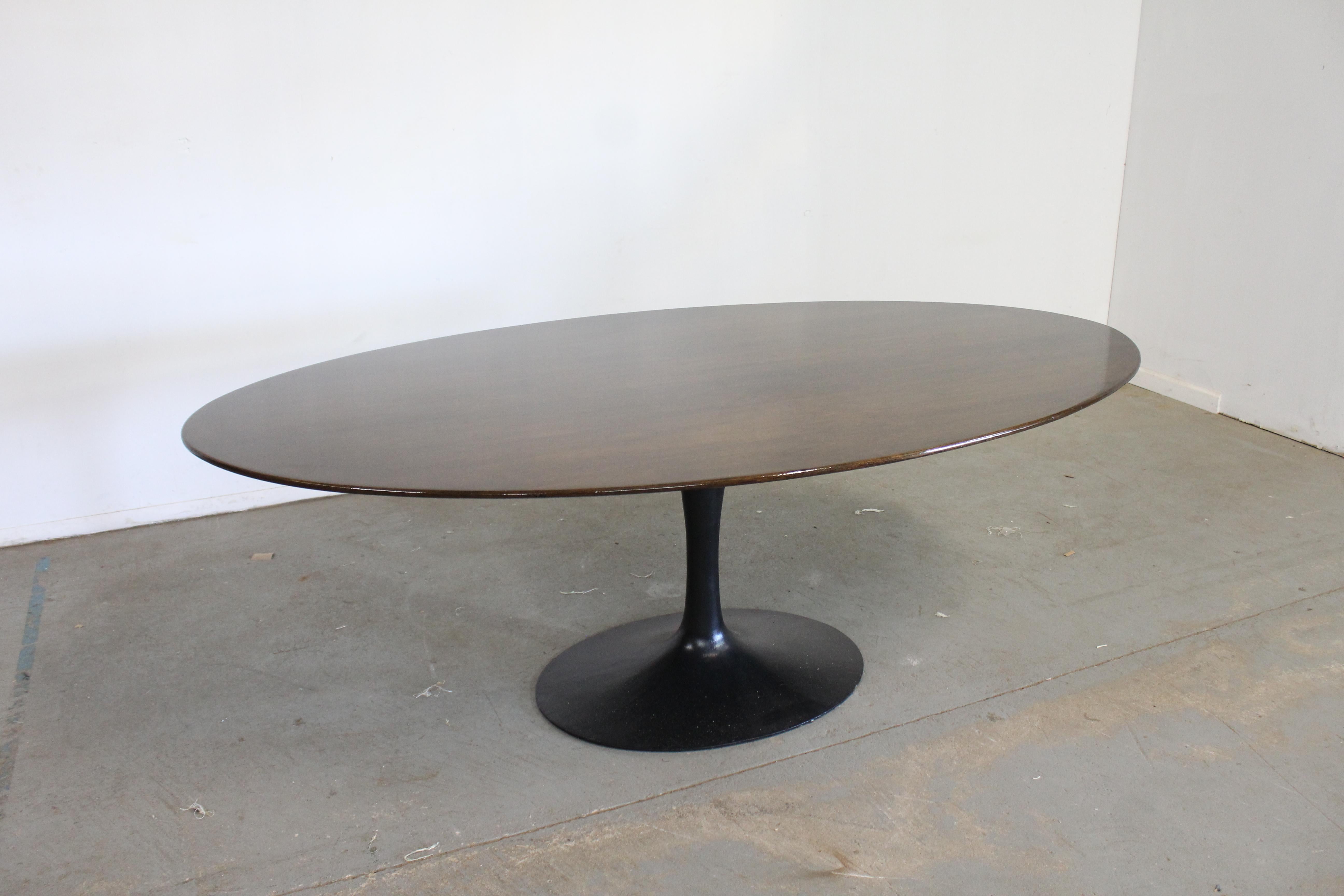 Mid-Century Eero Saarinen-Style Tulip Walnut Oval Dining Table    8