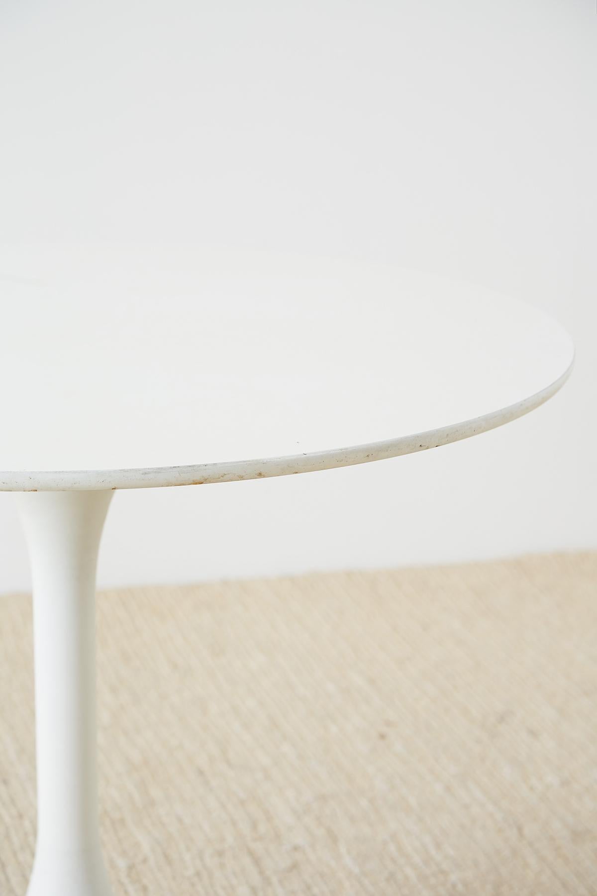 Midcentury Eero Saarinen Style White Tulip Table 3