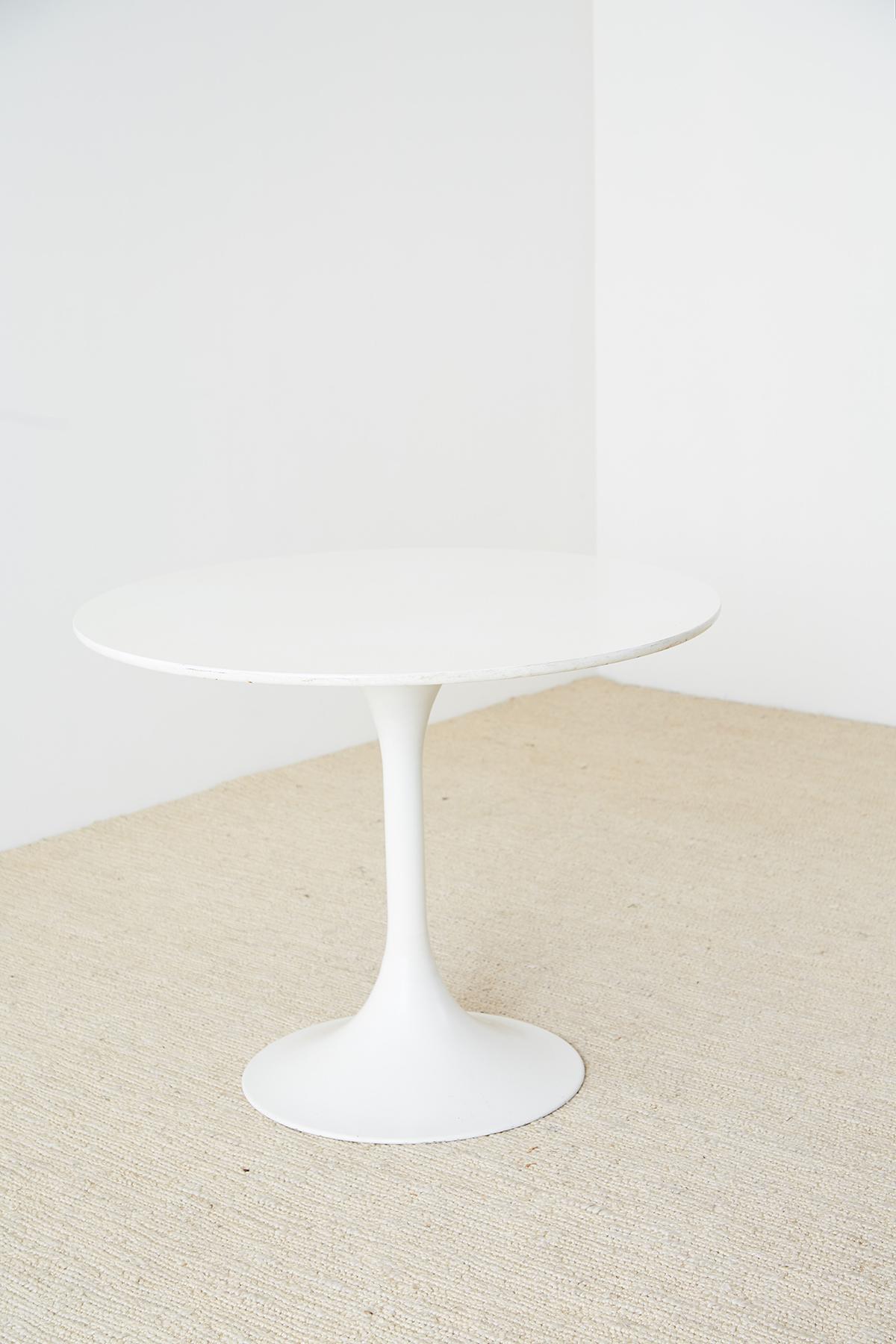 Midcentury Eero Saarinen Style White Tulip Table 5