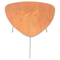 Mesa huevo Mid Century de Arne Jacobsen