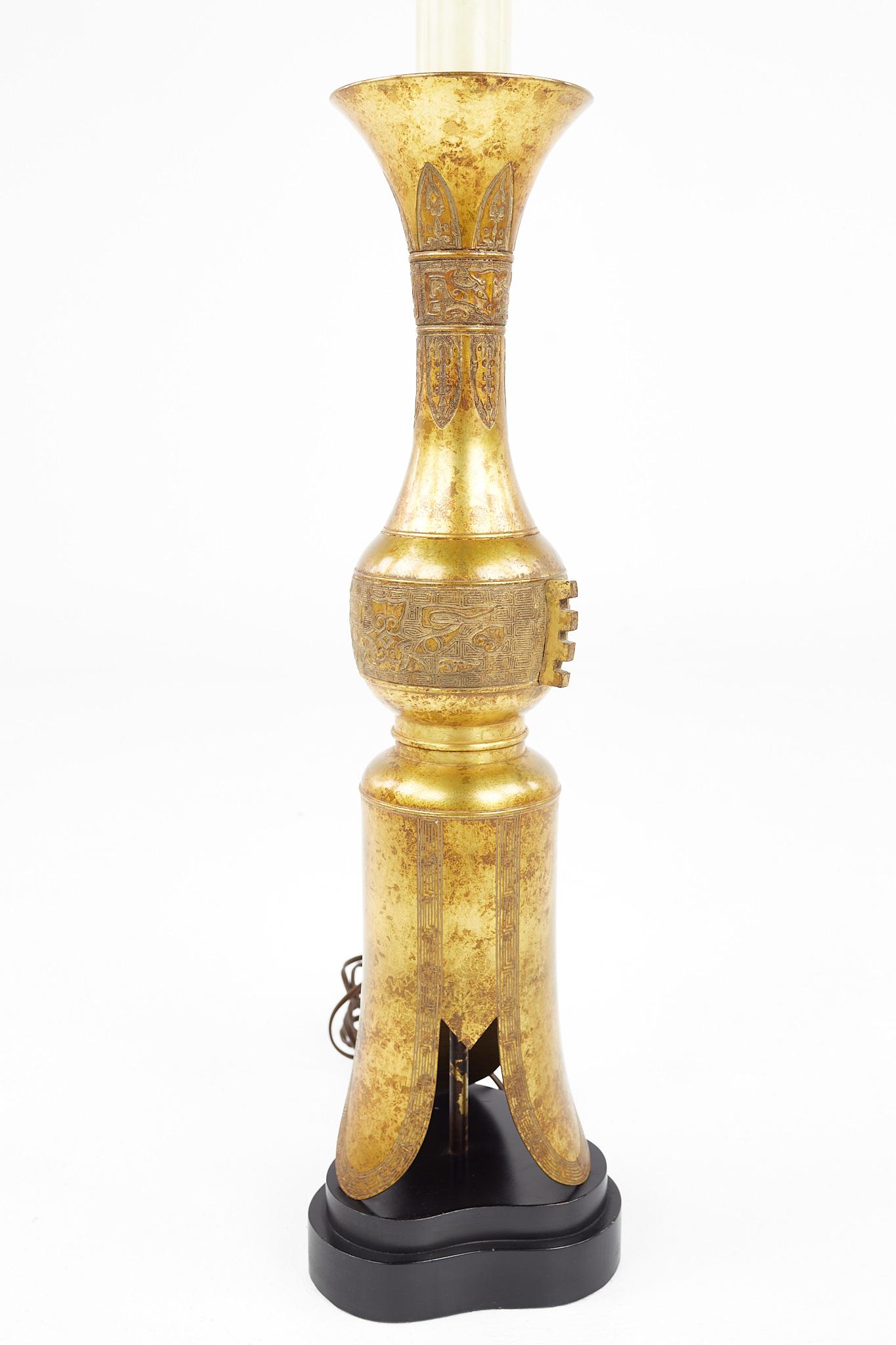 Mid Century Egyptian Motif Gold Metal Table Lamp For Sale 2