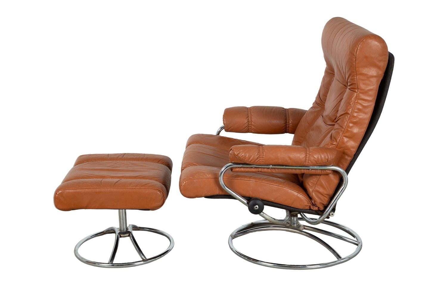 Mid-Century Ekornes Norway Stressless Lounge Chair & Ottoman In Fair Condition In Baltimore, MD