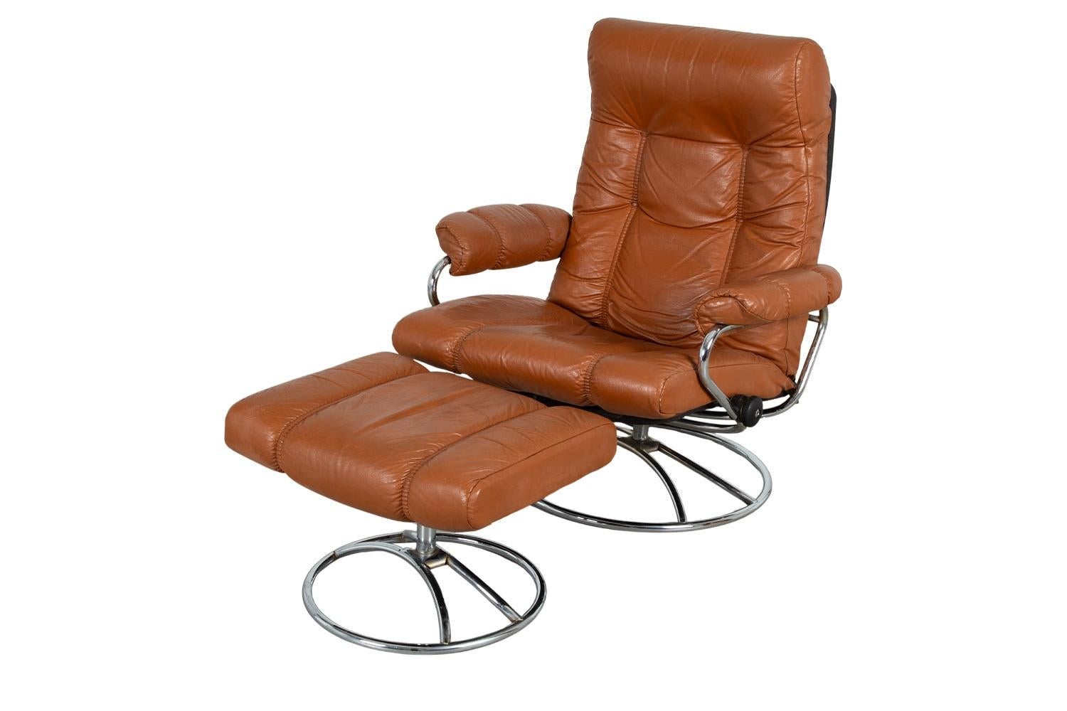 Late 20th Century Mid-Century Ekornes Norway Stressless Lounge Chair & Ottoman