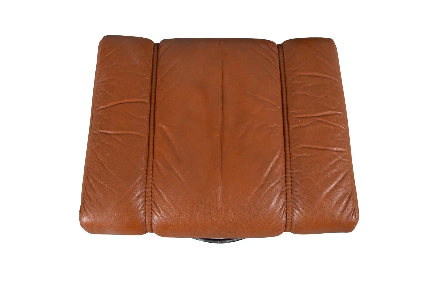 Leather Mid-Century Ekornes Norway Stressless Lounge Chair & Ottoman