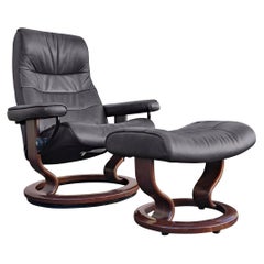 Mid-Century Ekornes Stressless Brown Leather Recliner or Lounge & Ottoman Medium