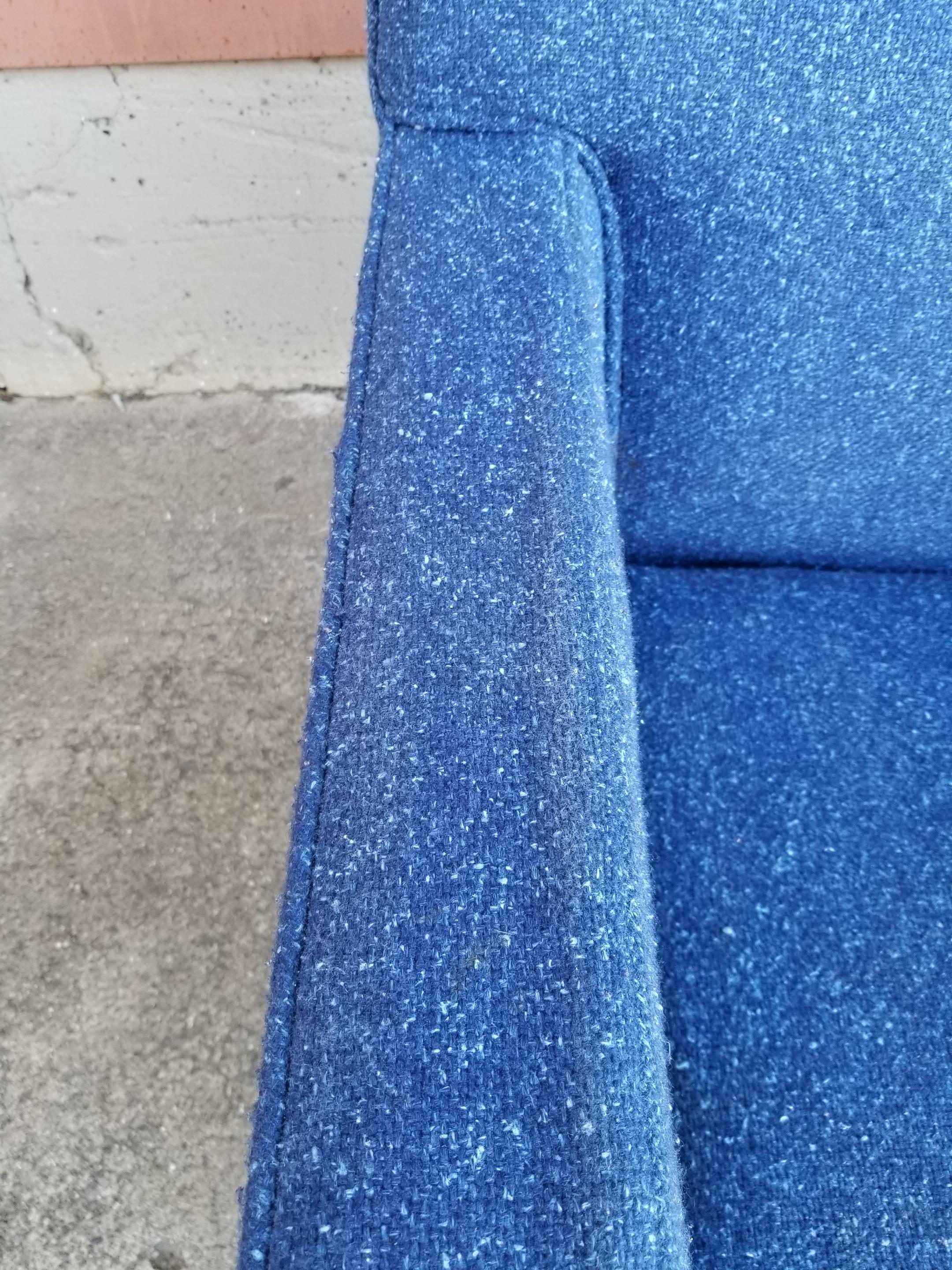 Mid-Century Electric Blue Lounge Chair 4