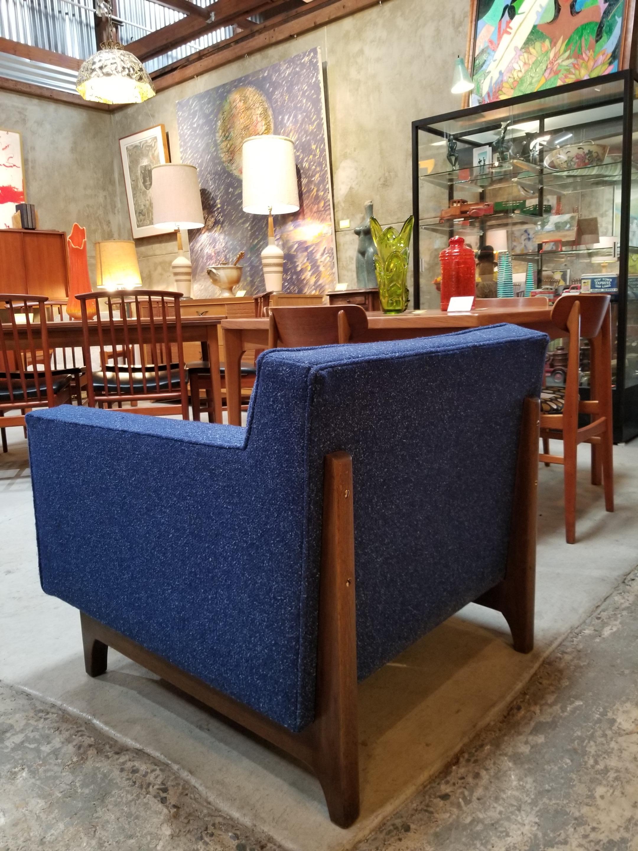 Mid-Century Electric Blue Lounge Chair 6