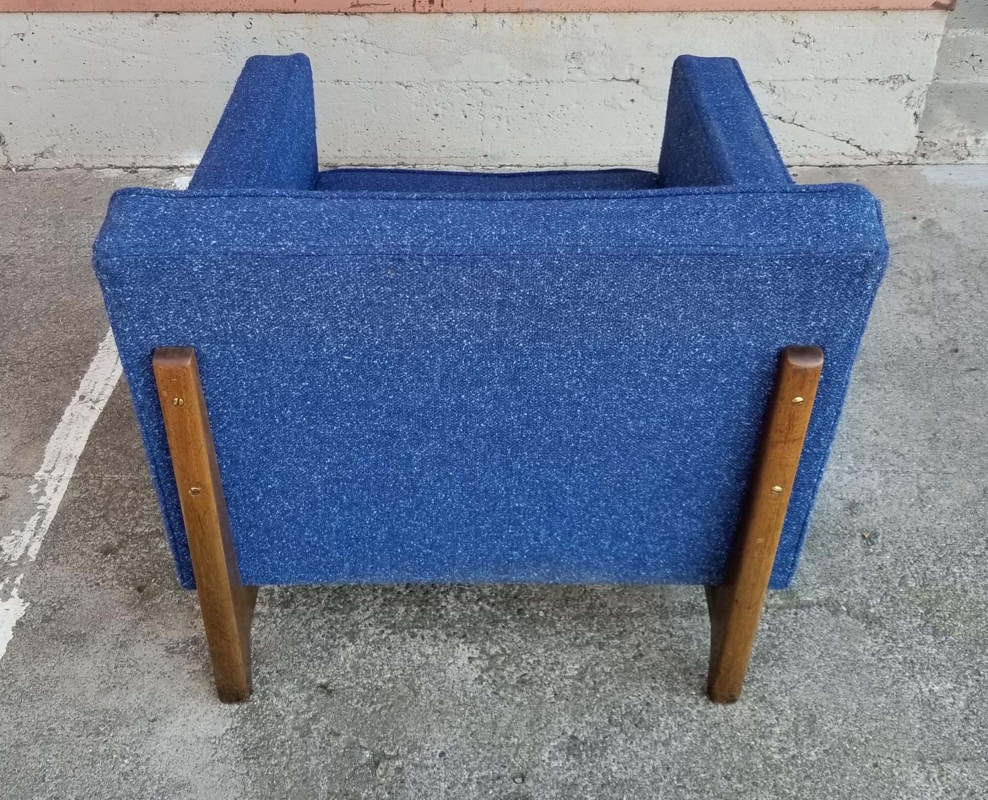Mid-Century Electric Blue Lounge Chair In Good Condition In Fulton, CA