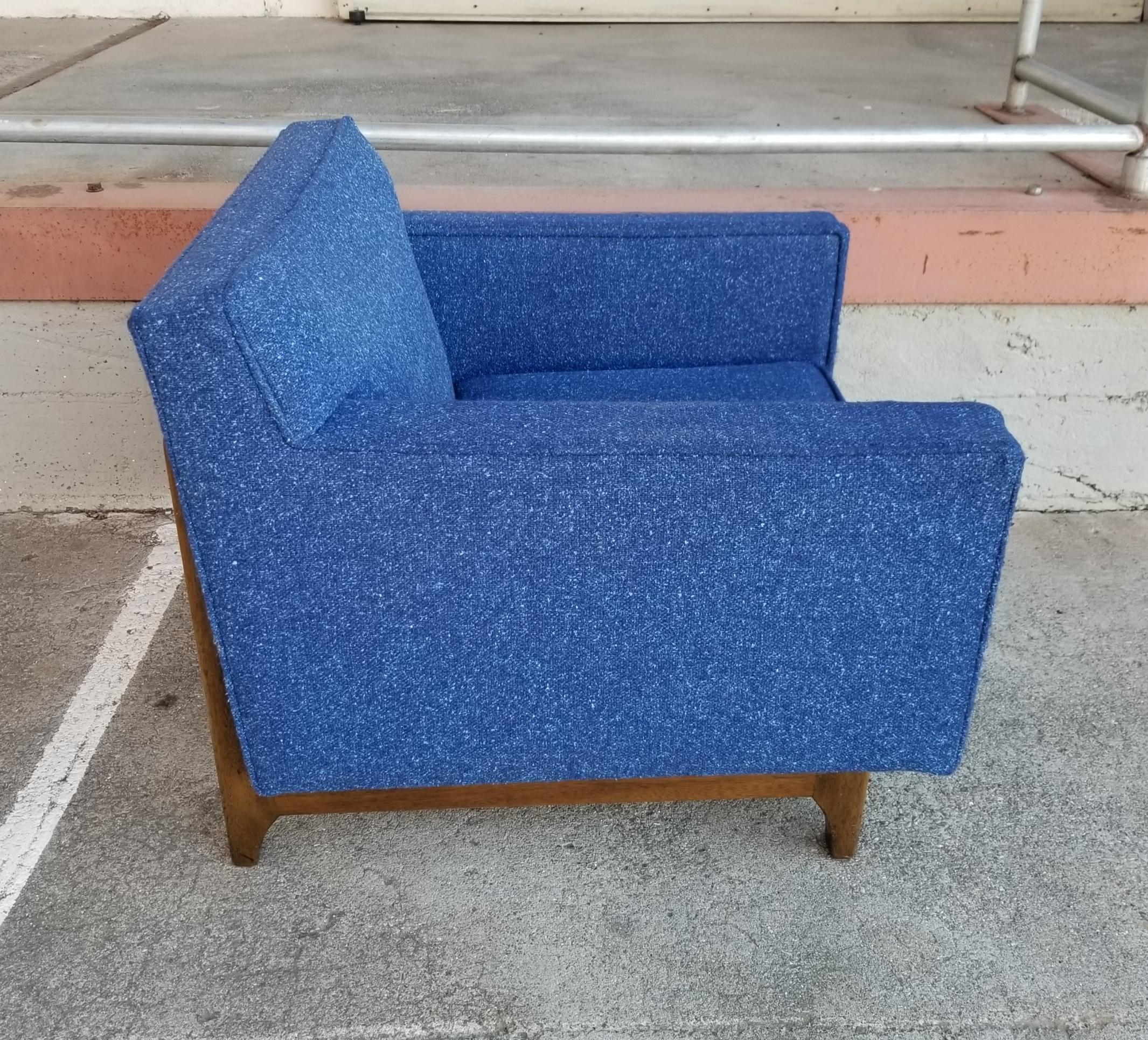 Mid-Century Electric Blue Lounge Chair 1