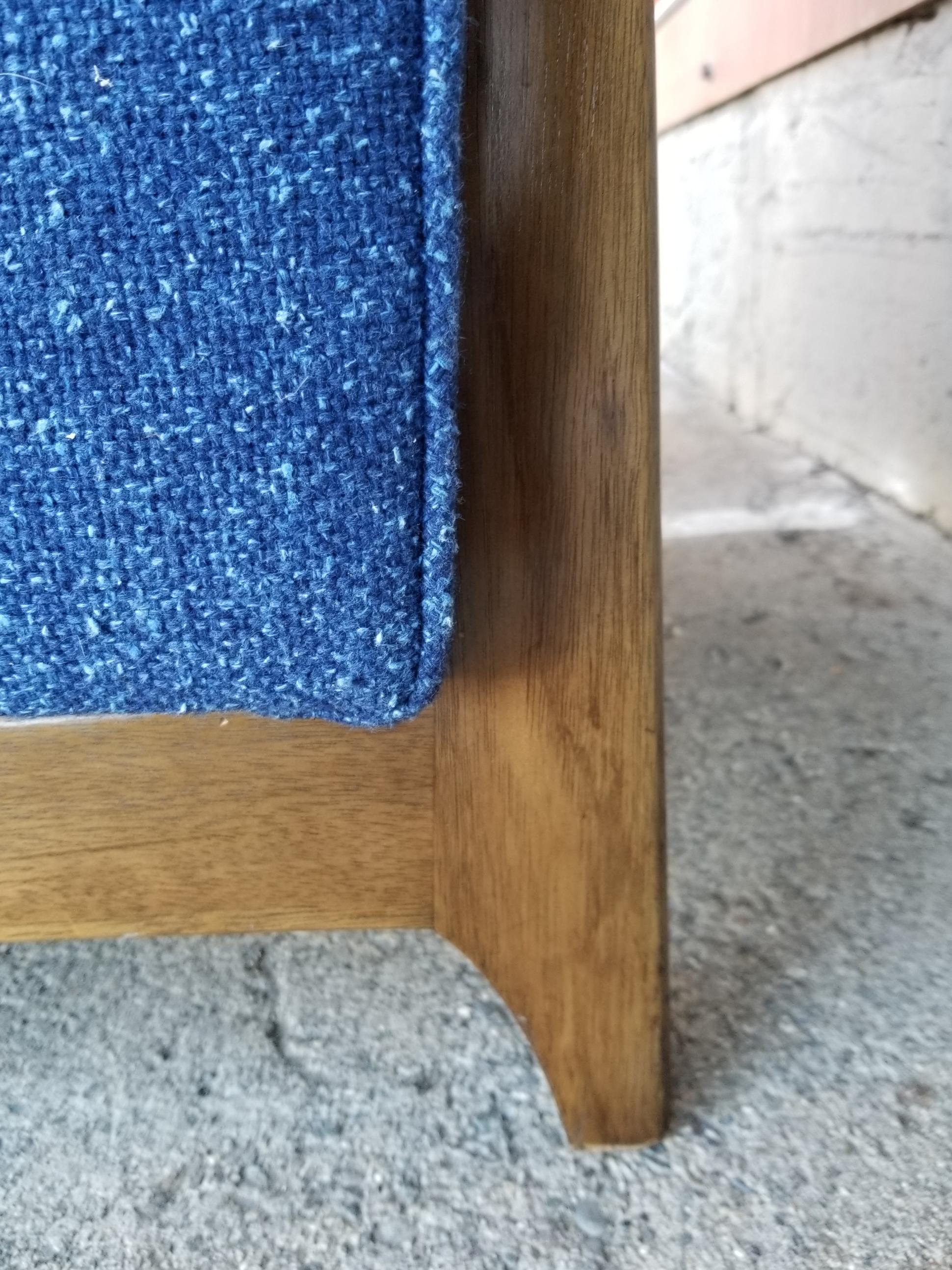Mid-Century Electric Blue Lounge Chair 2