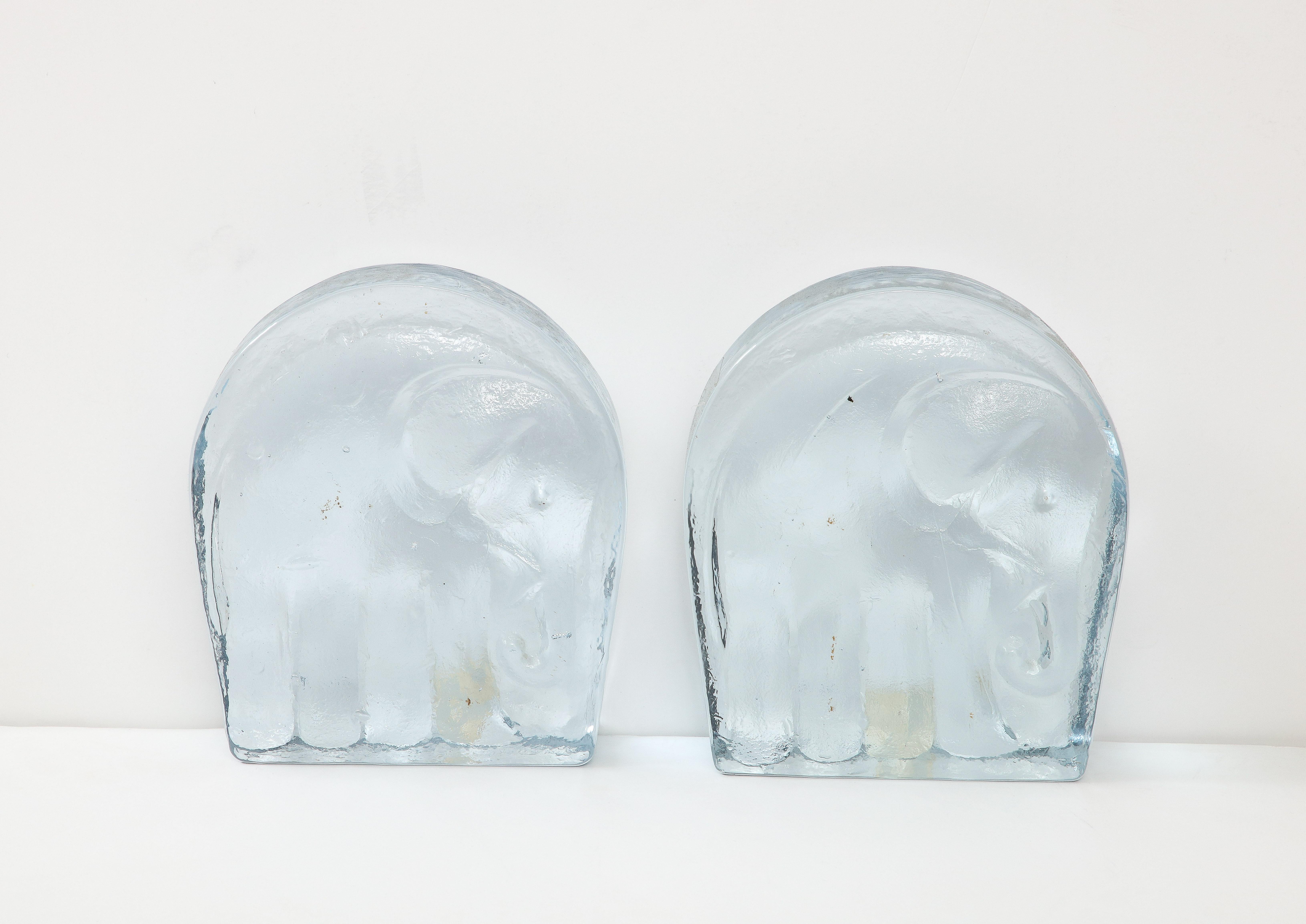 Mid Century Elephant Bookends, Blenko In Excellent Condition For Sale In New York, NY