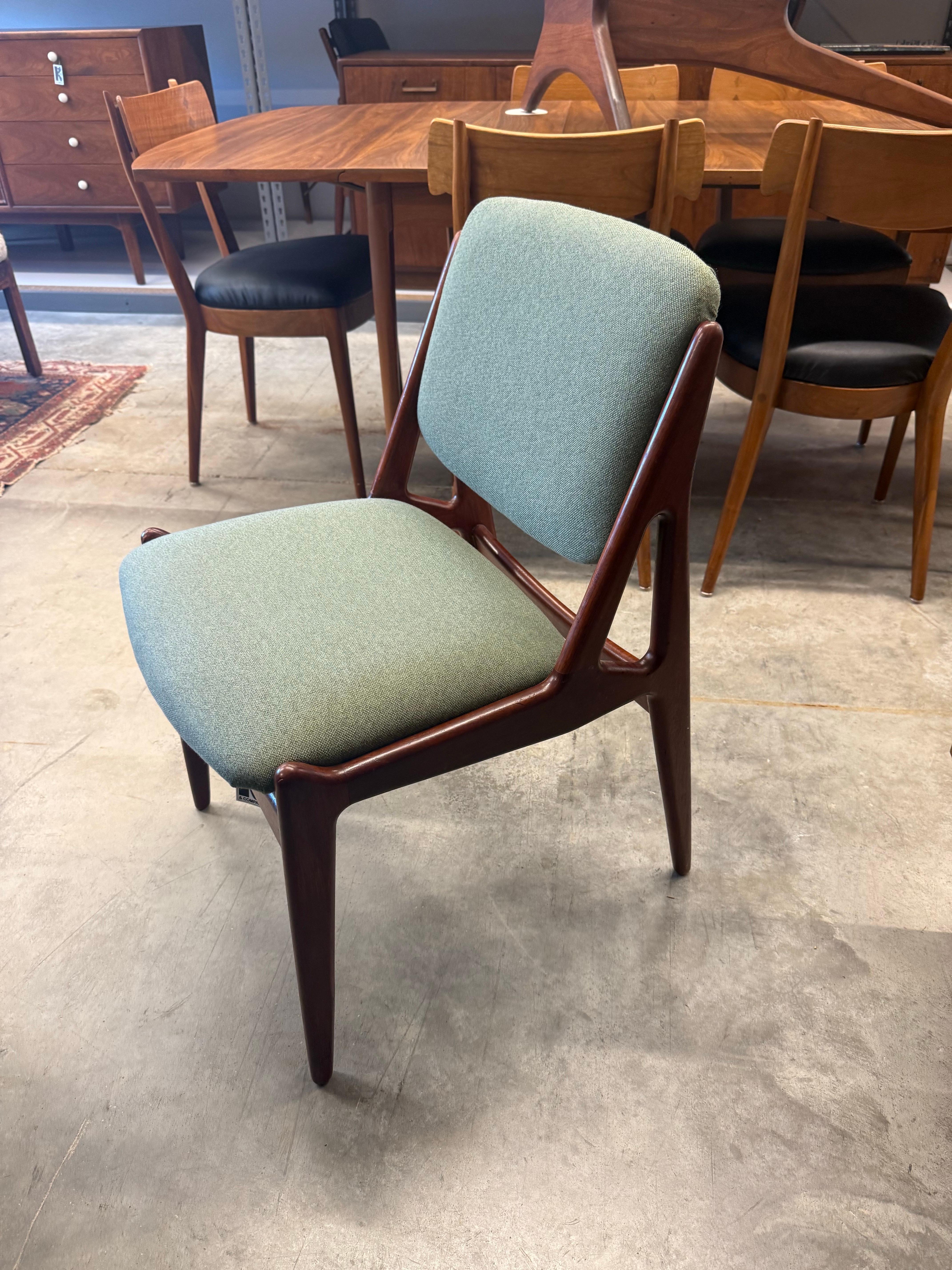 Mid-Century Ella Dining Chairs by Arne Vodder - Set of Six For Sale 3