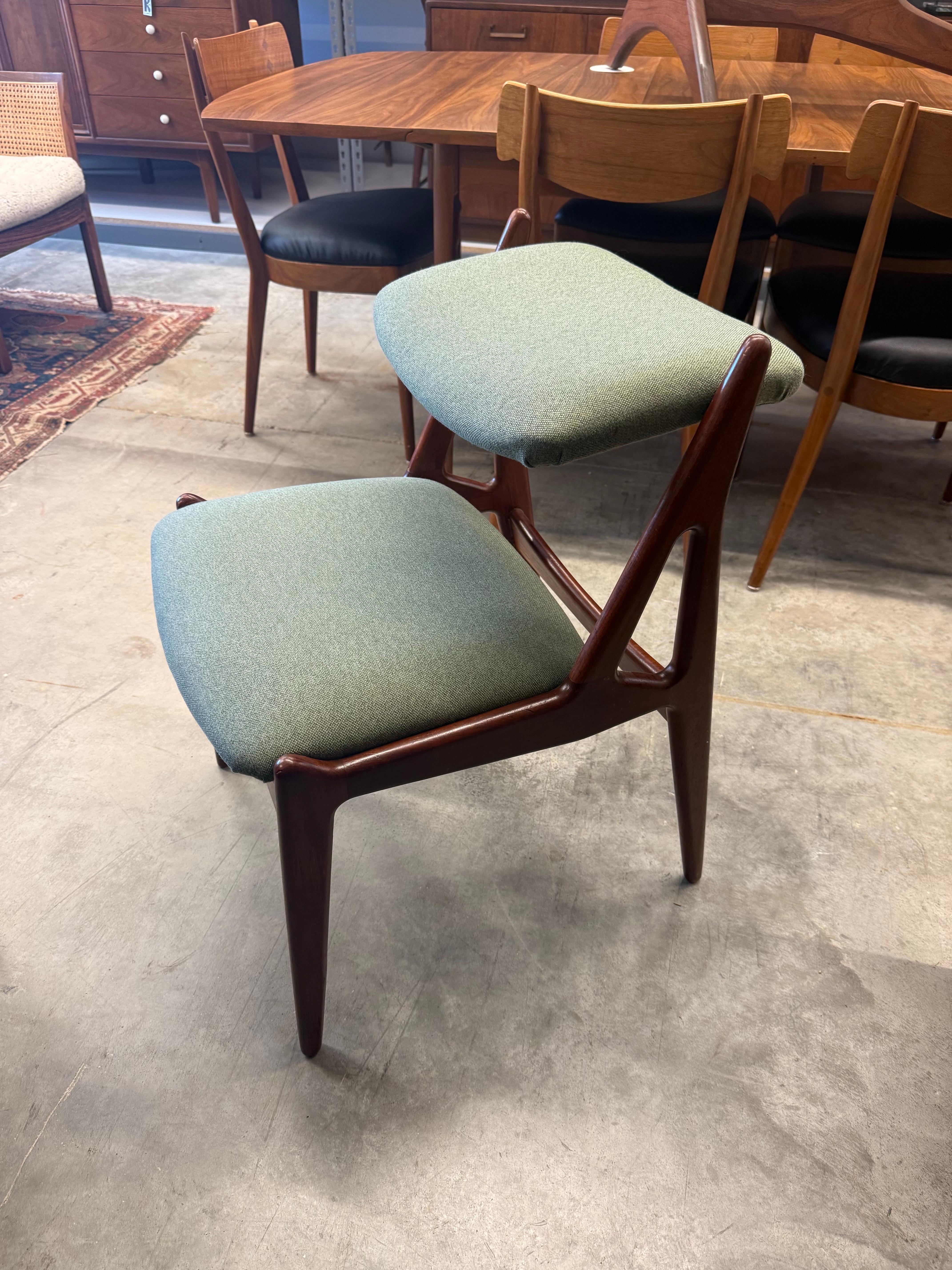 Mid-Century Ella Dining Chairs by Arne Vodder - Set of Six For Sale 5