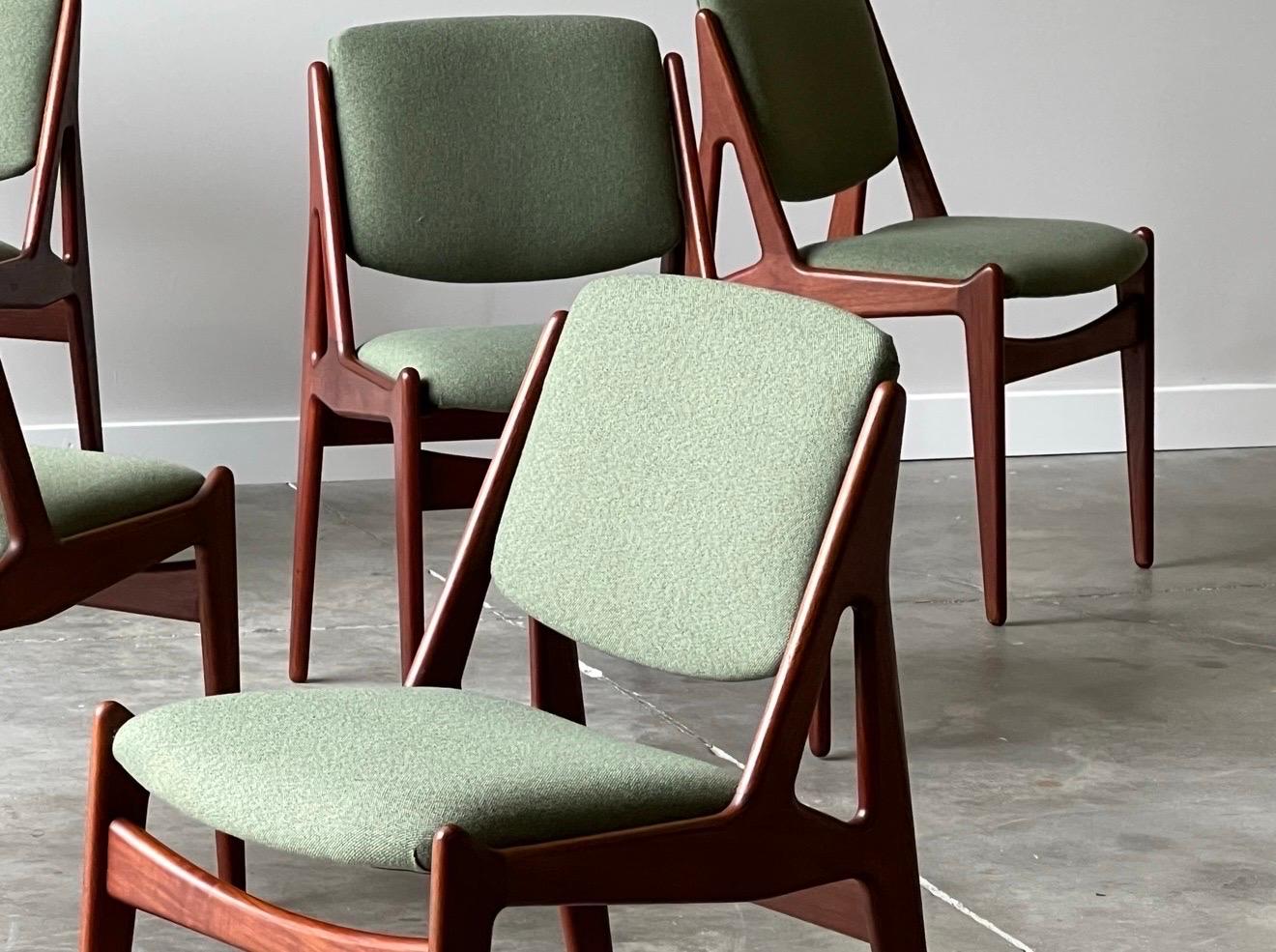 Mid-Century Ella Dining Chairs by Arne Vodder - Set of Six In Good Condition For Sale In Raleigh, NC
