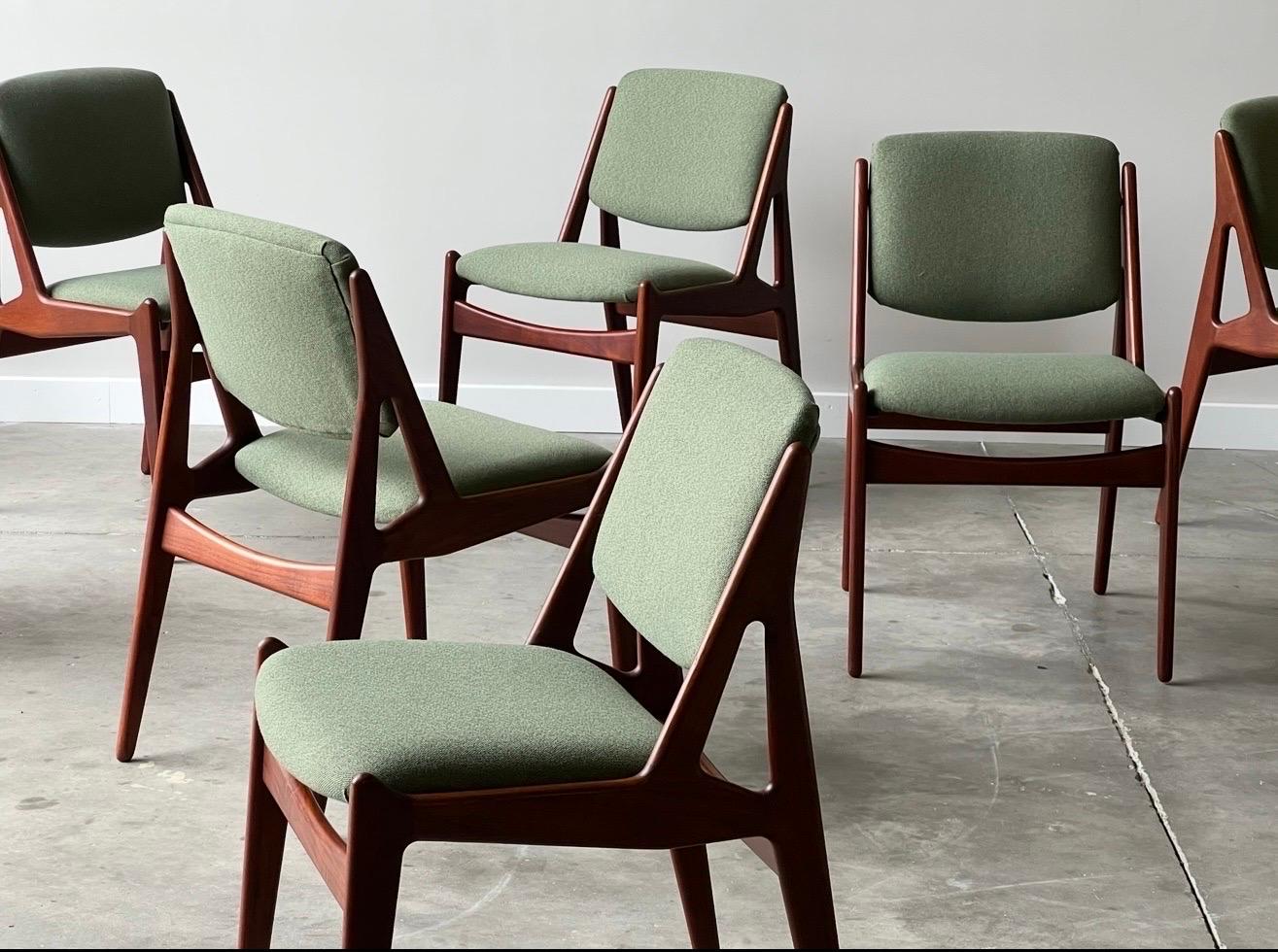 Late 20th Century Mid-Century Ella Dining Chairs by Arne Vodder - Set of Six For Sale