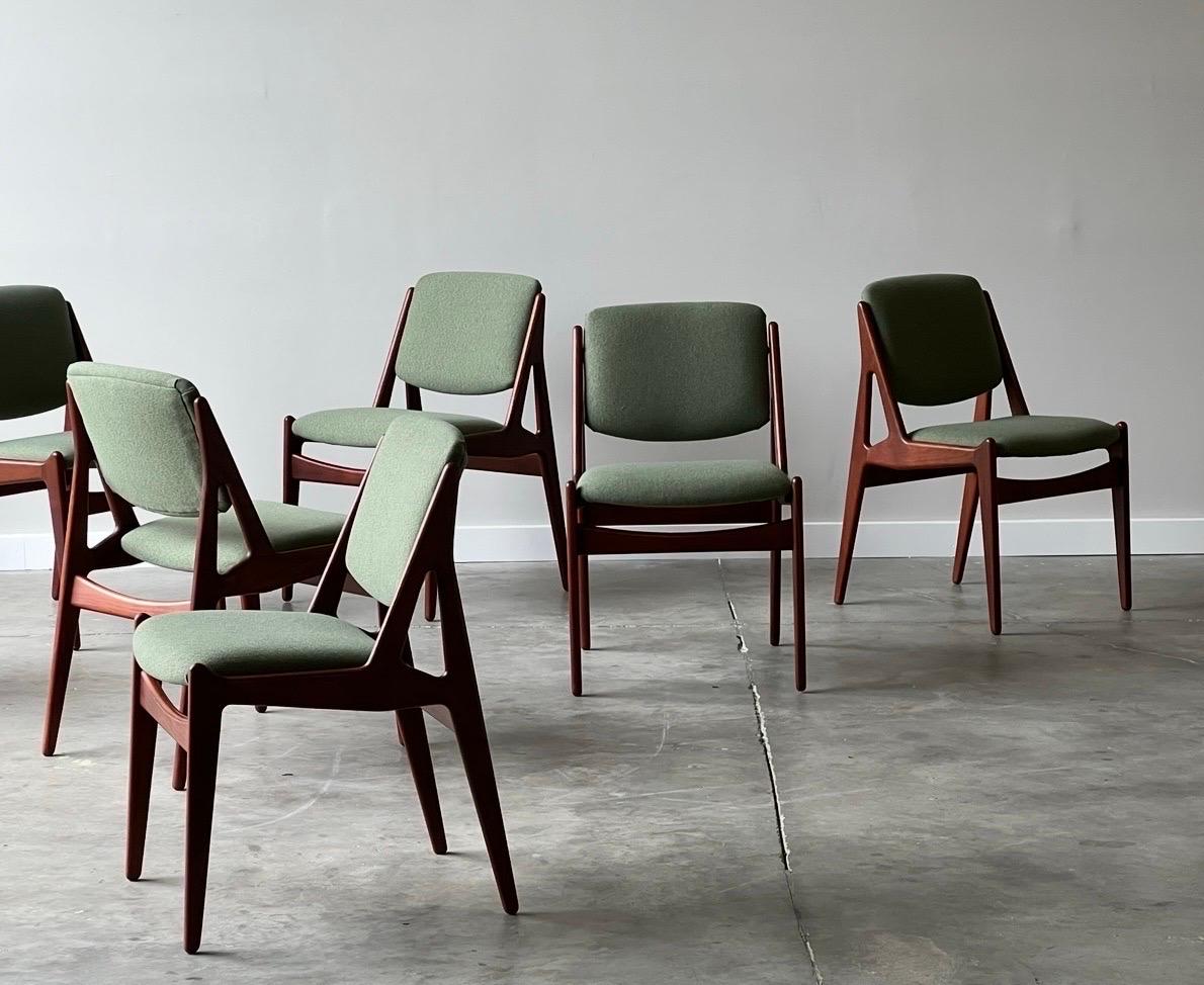 Mid-Century Ella Dining Chairs by Arne Vodder - Set of Six For Sale 1