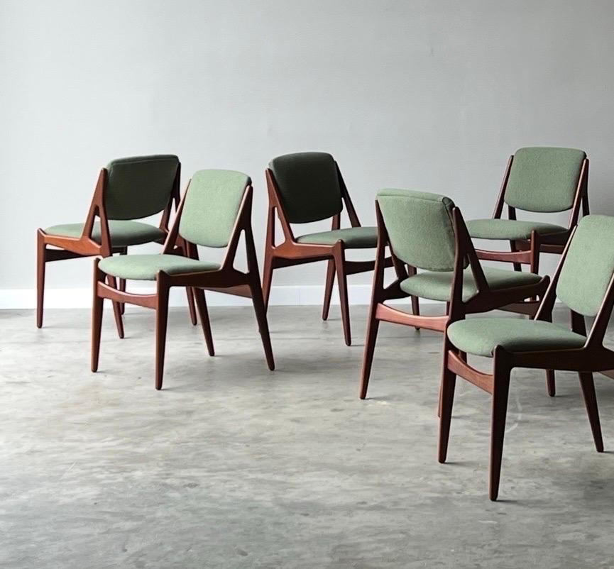 Mid-Century Ella Dining Chairs by Arne Vodder - Set of Six For Sale 2