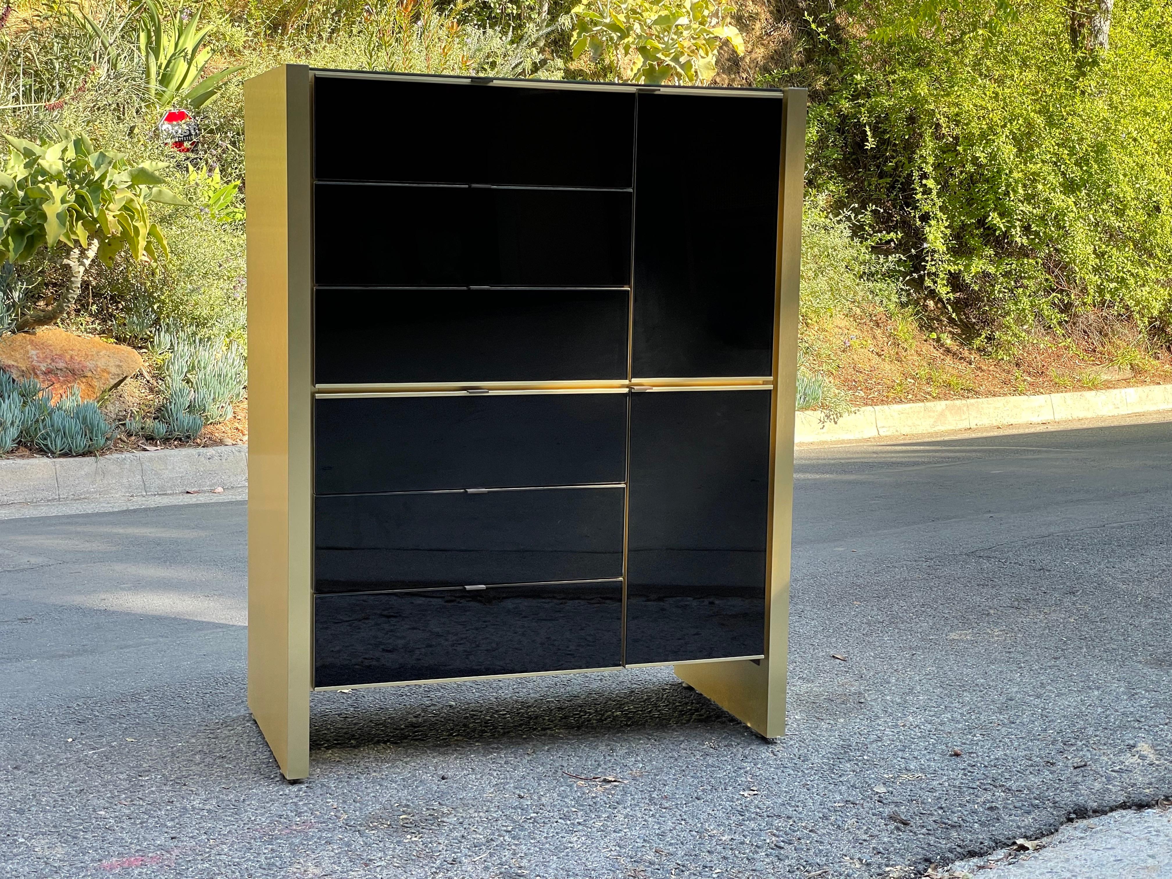 Mid-Century Ello Dresser Chest of Drawers in Brass and Black Mirrror, c. 1970s In Good Condition In Los Angeles, CA