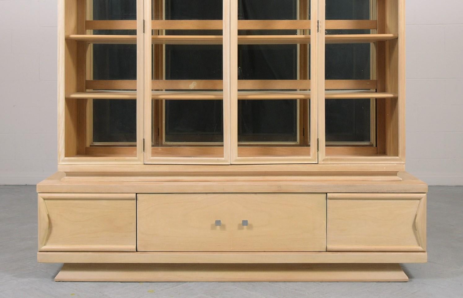 Américain 1960s Mid-Century Ash Wood Cabinet with White-Washed Finish & Glass Doors (Armoire en bois de frêne des années 60 avec finition blanchie et portes en verre) en vente