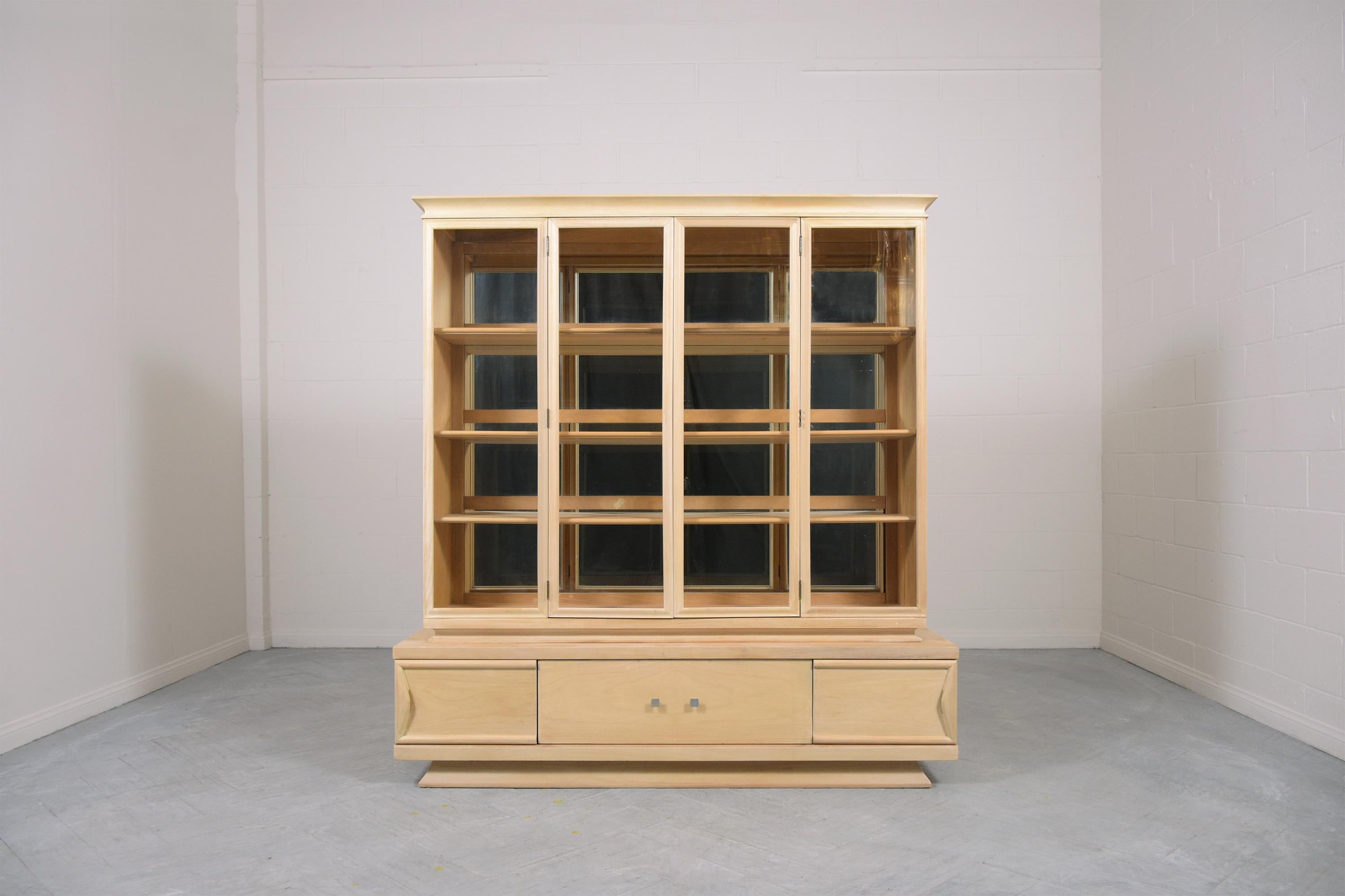 Mid-Century Modern 1960s Mid-Century Ash Wood Cabinet with White-Washed Finish & Glass Doors (Armoire en bois de frêne des années 60 avec finition blanchie et portes en verre) en vente