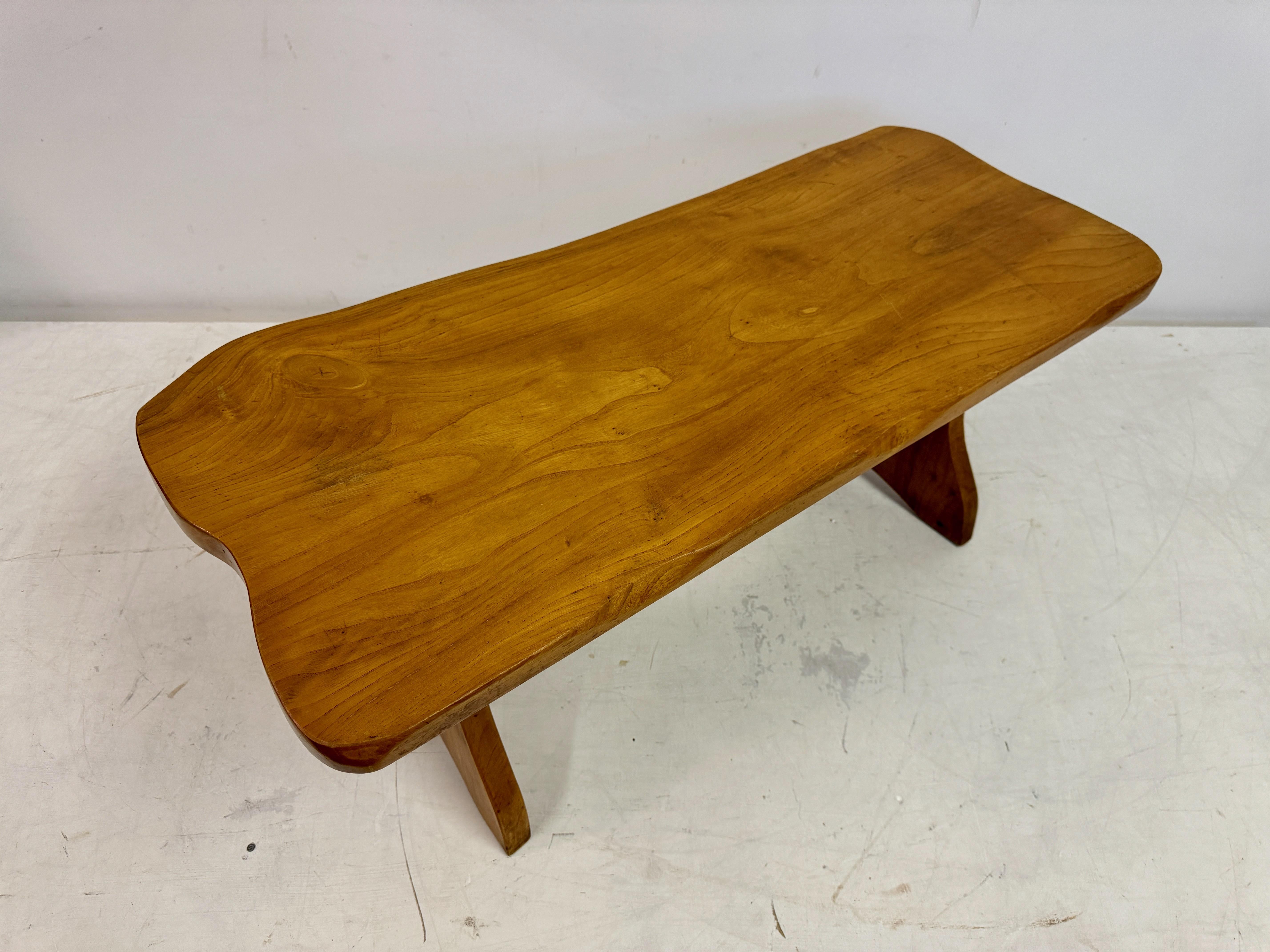 Mid Century Ulme Couchtisch im Angebot 4