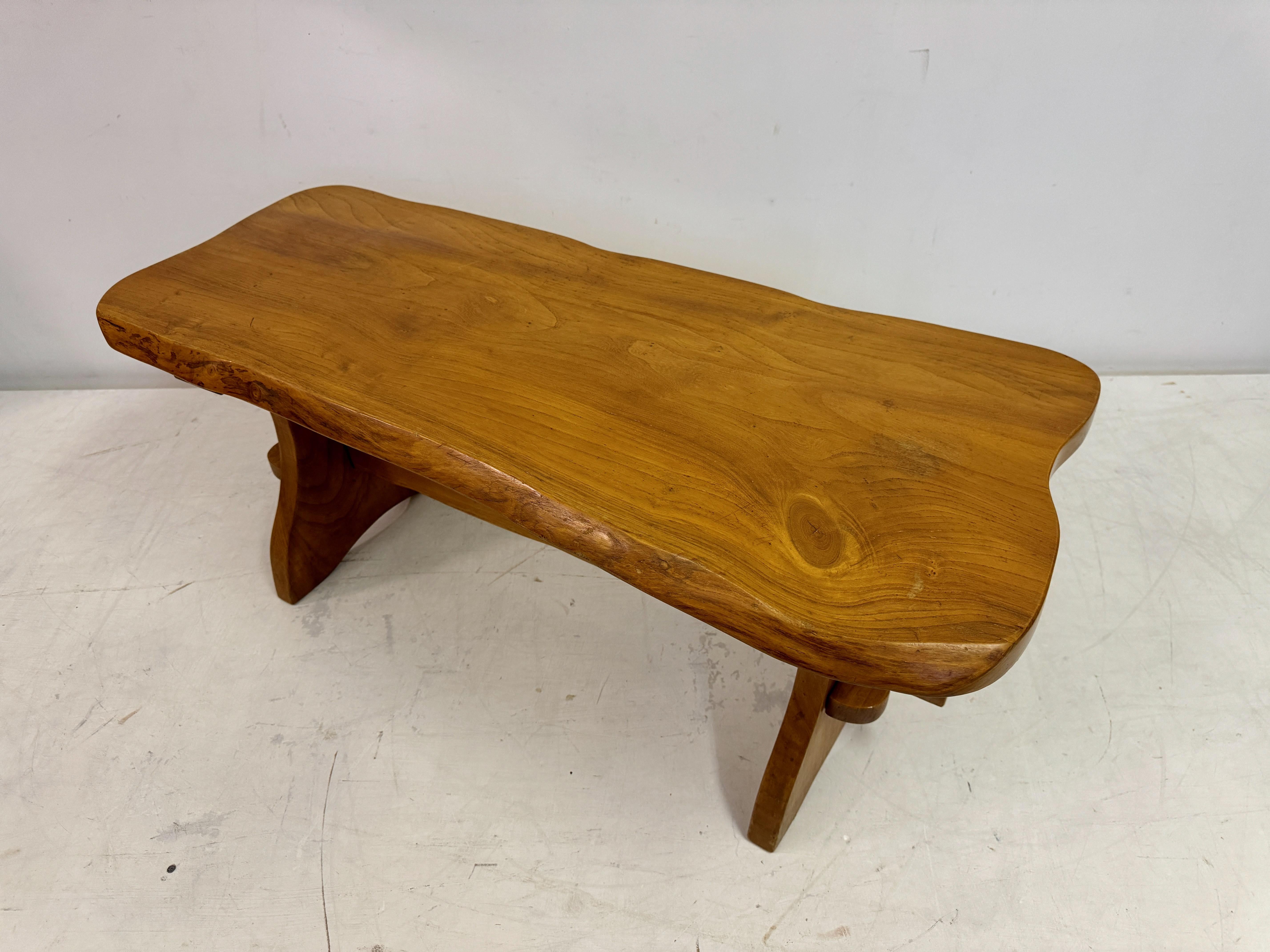 Mid Century Ulme Couchtisch im Angebot 7