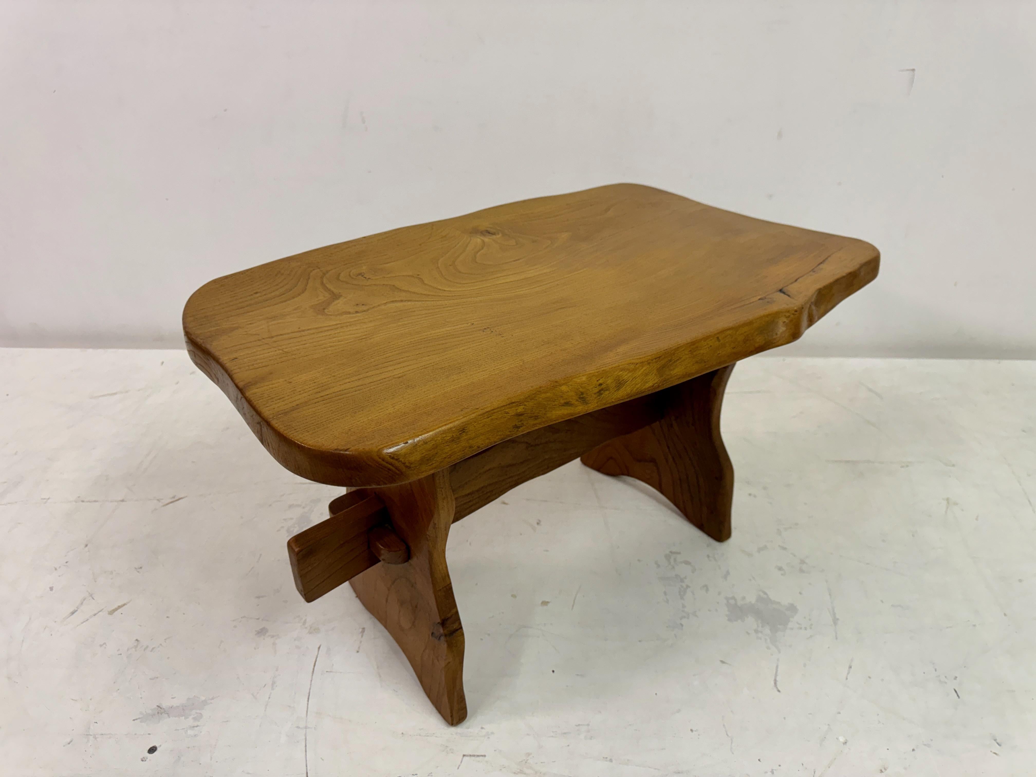Mid Century Ulme Beistelltisch im Angebot 6