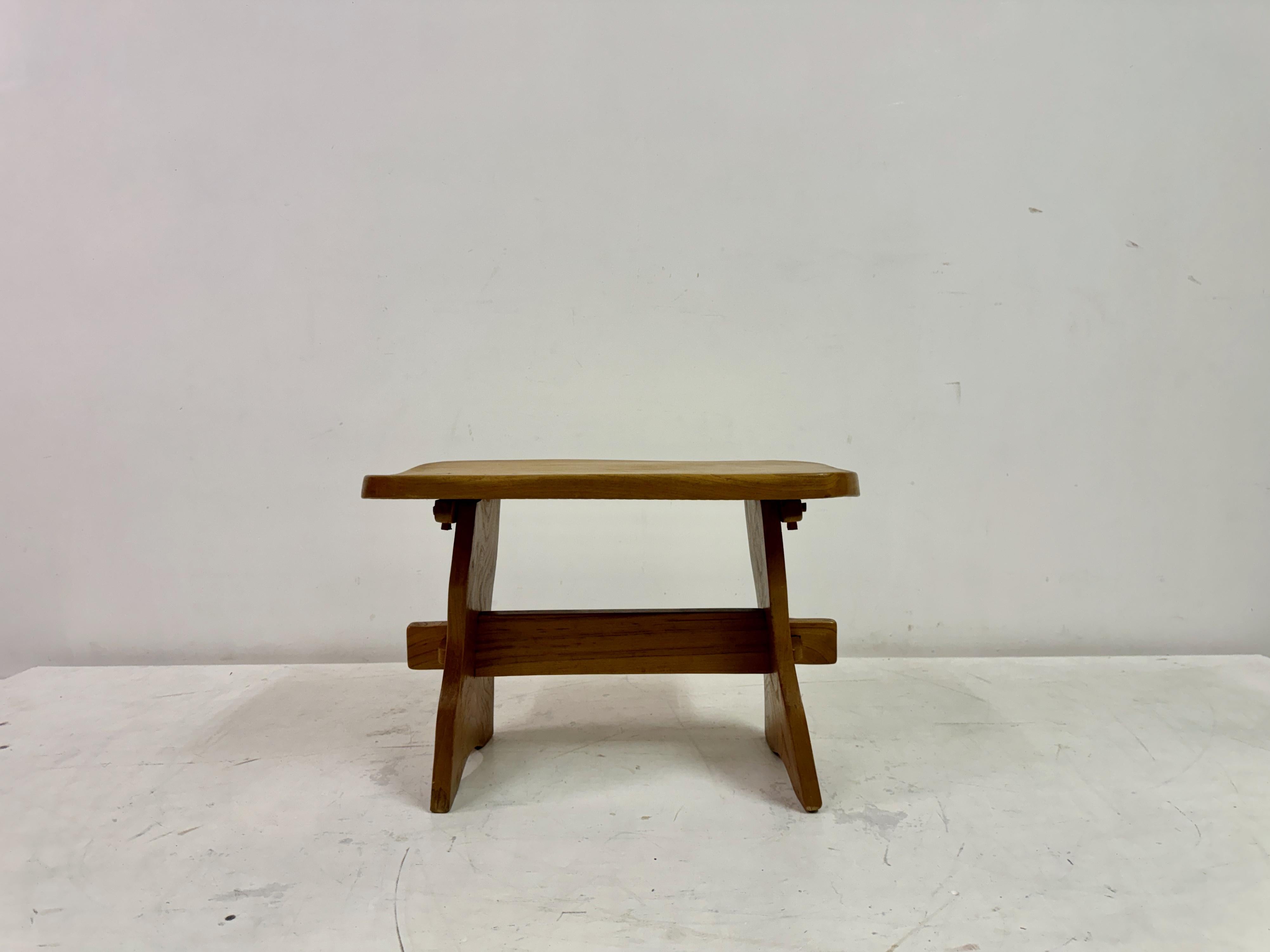 Table d'appoint

Orme

Style rustique

Milieu du 20e siècle

Tables plus grandes disponibles