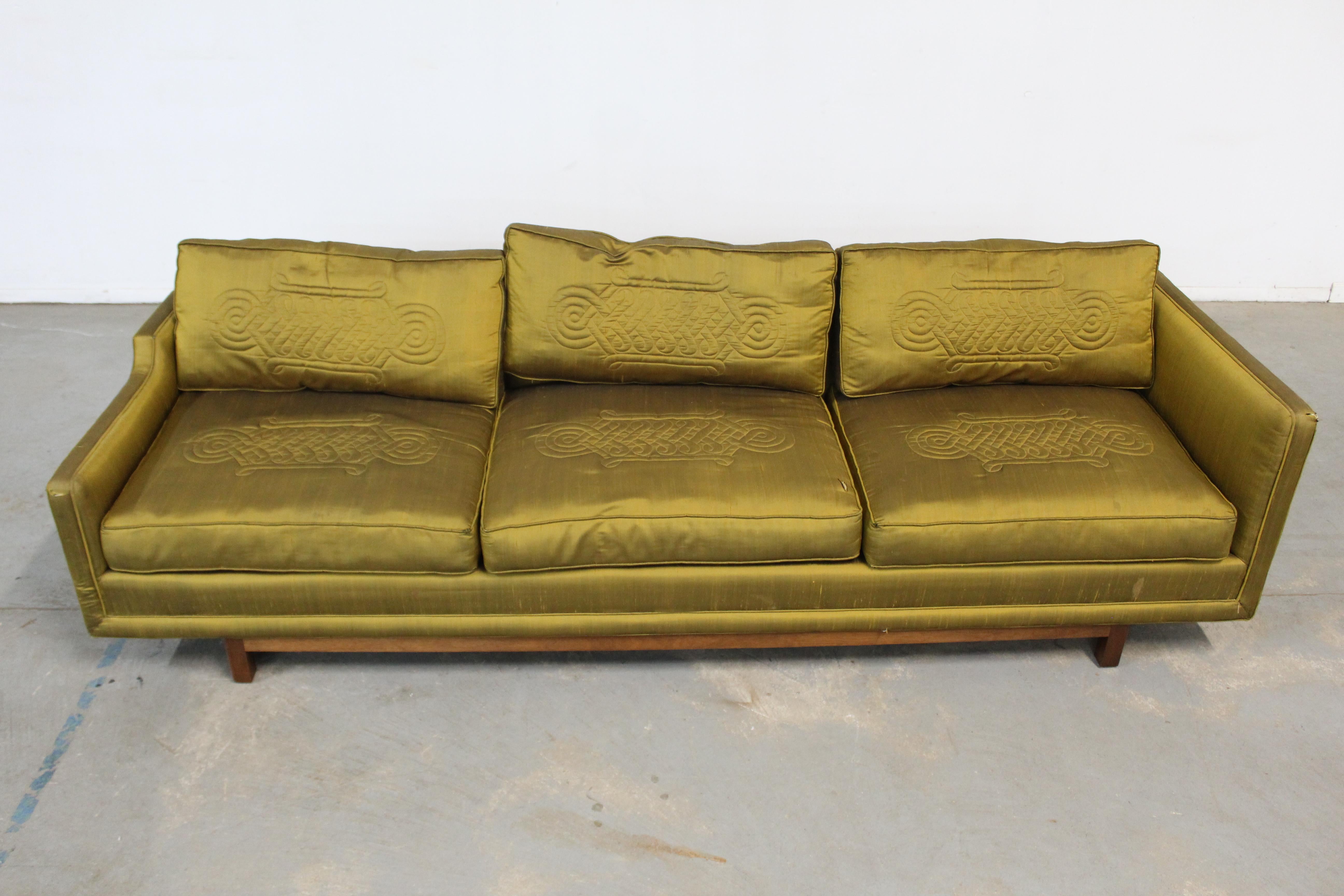 Mid-Century Elongated 3 Seat Low Profile Tuxedo Sofa by Widdicomb In Good Condition In Wilmington, DE