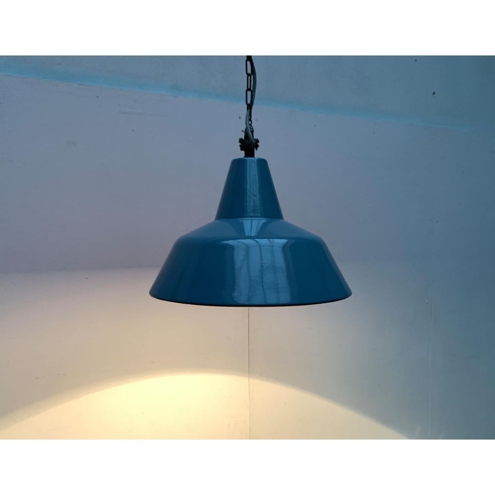 Lampada a sospensione di metà secolo di Emaille Workshop, anni '60 In condizioni ottime in vendita a Hamburg, DE