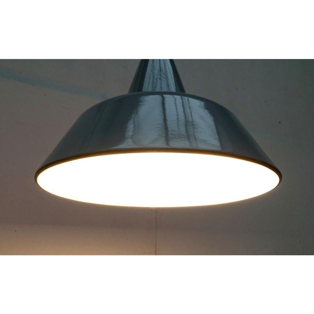 Metallo Lampada a sospensione di metà secolo di Emaille Workshop, anni '60 in vendita