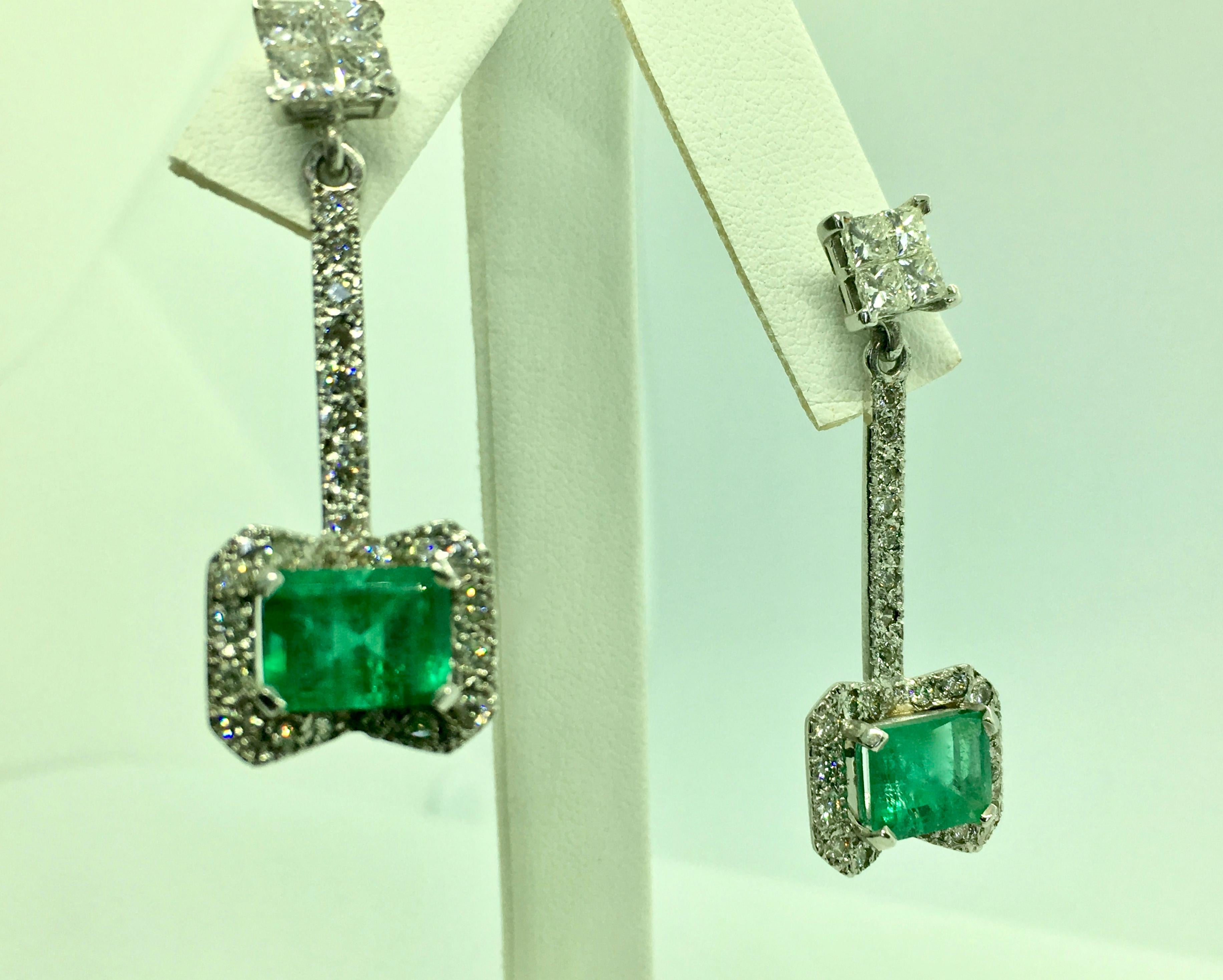 10.76 Carats Midcentury Style Emerald and Diamond Drop Earrings 18 Karat For Sale 9