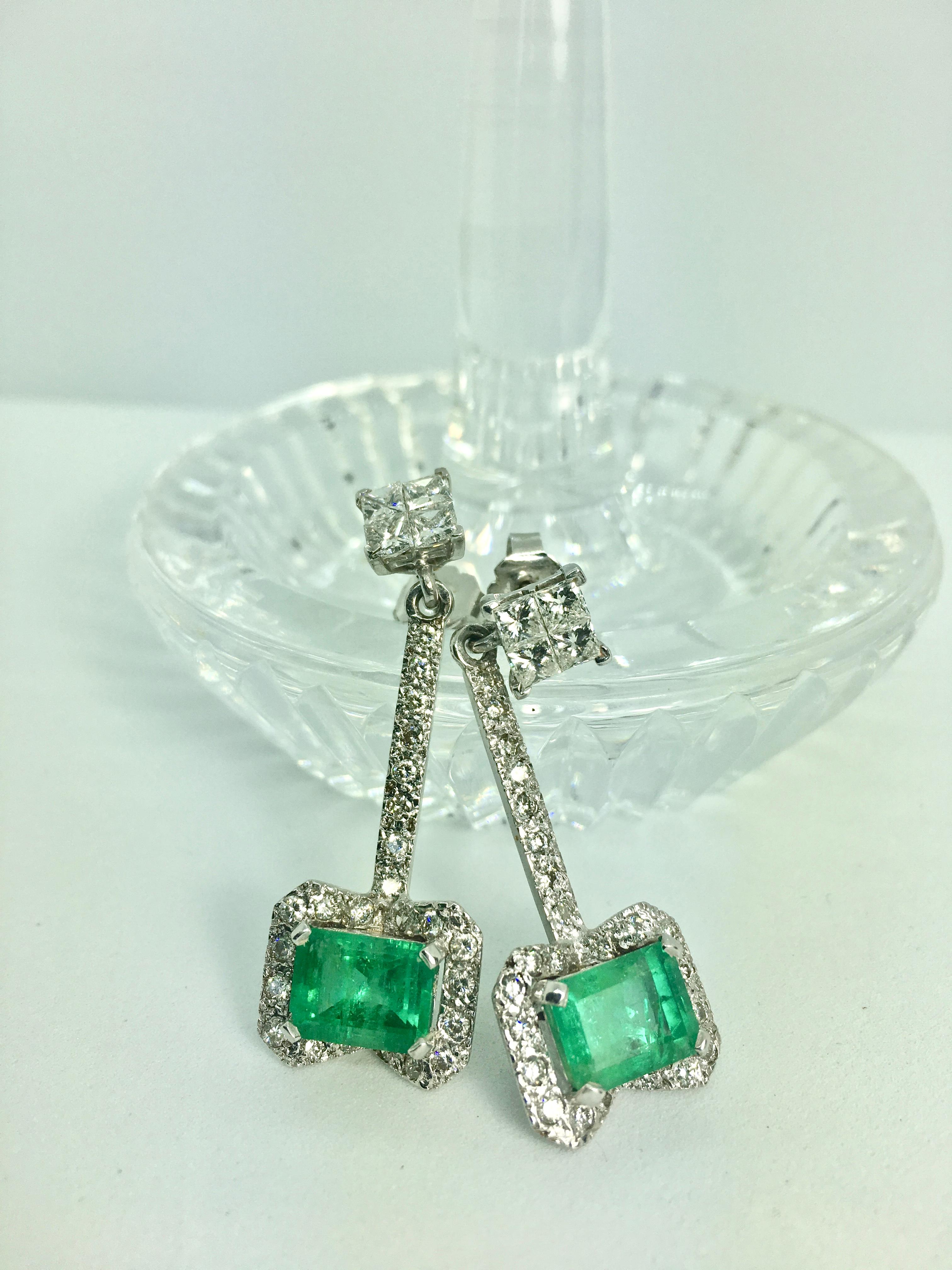 Women's 10.76 Carats Midcentury Style Emerald and Diamond Drop Earrings 18 Karat For Sale
